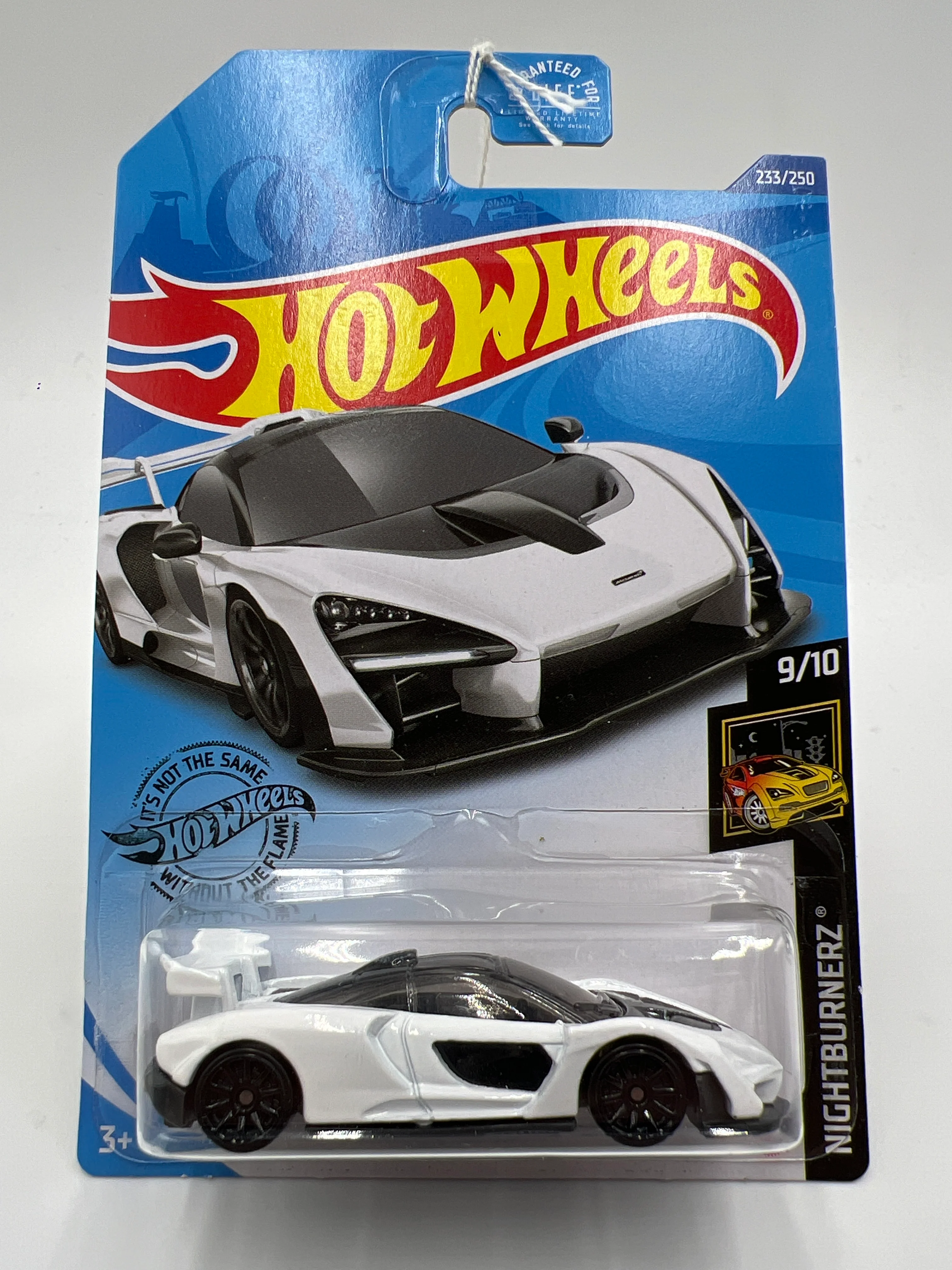 2020 Hot Wheels Nightburnerz #233 McLaren Senna White 106i - Image 2