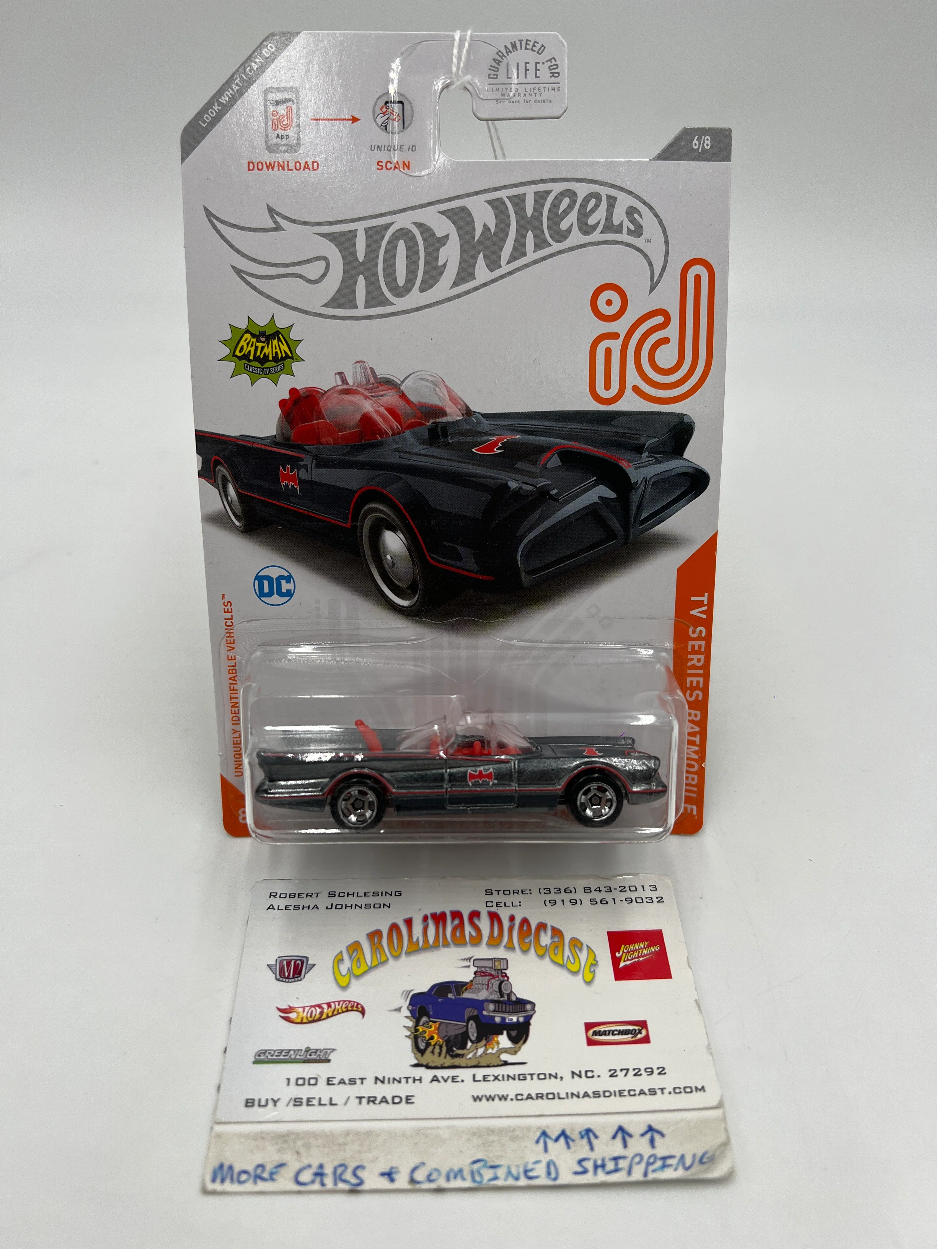 Hot Wheels iD Chase 6/8 TV Series Batmobile 160H