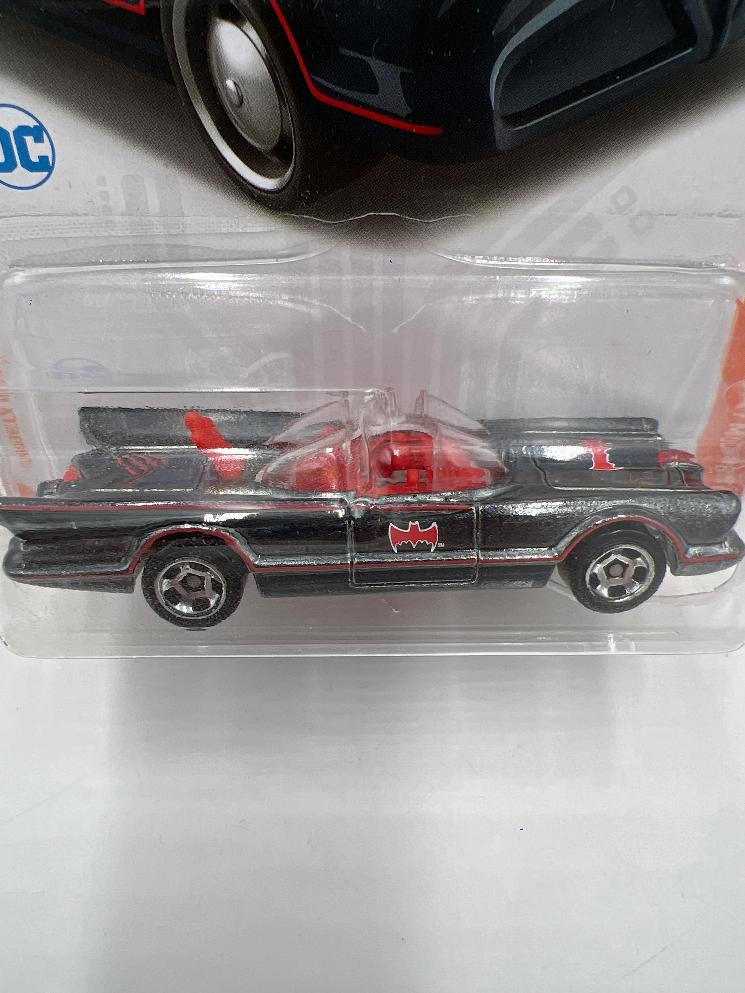 Hot Wheels iD Chase 6/8 TV Series Batmobile 160H - Image 3