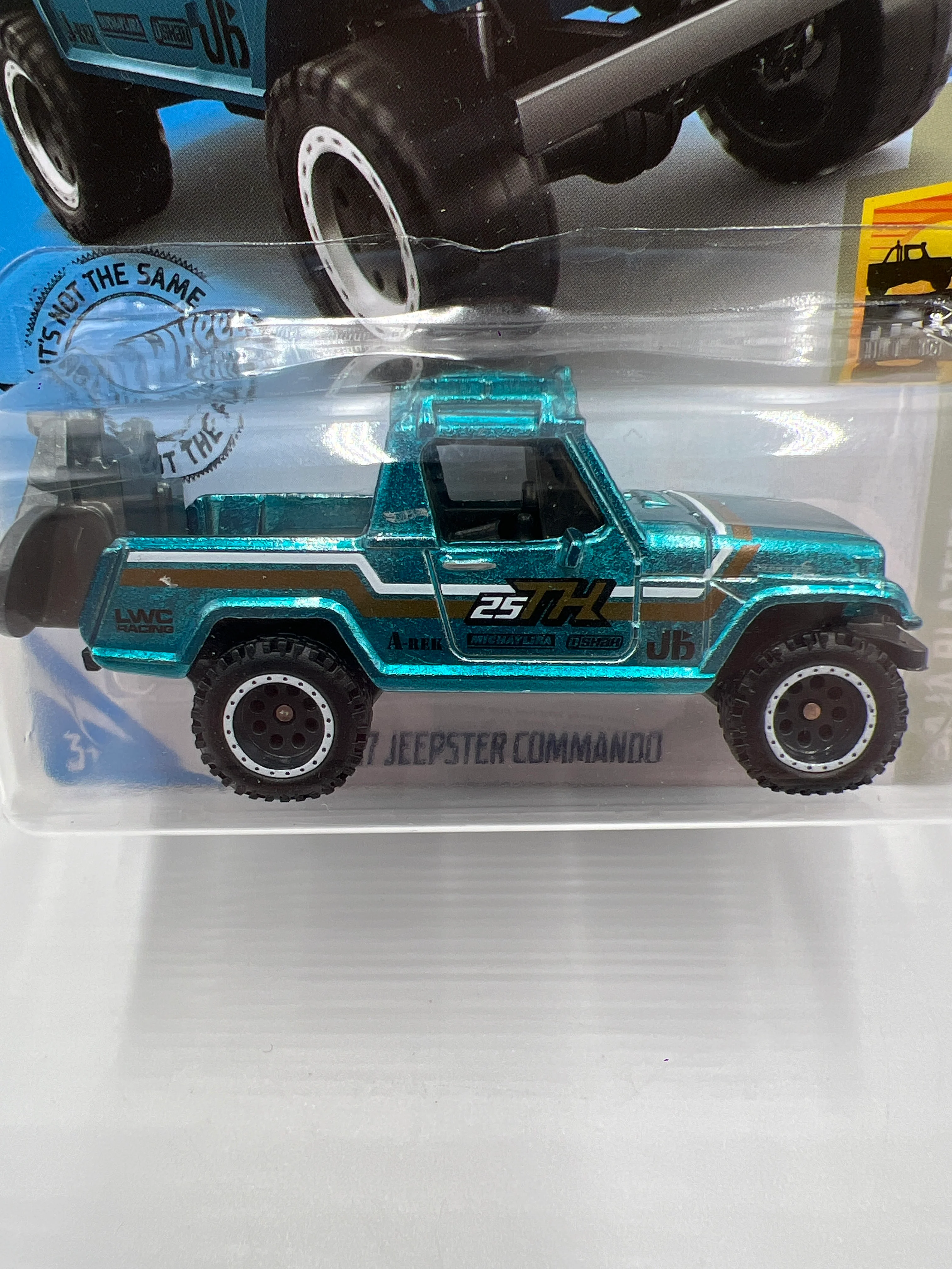 2020 Hot Wheels Super Treasure hunt #71 67 Jeepster Commando Blue W/Protector - Image 3