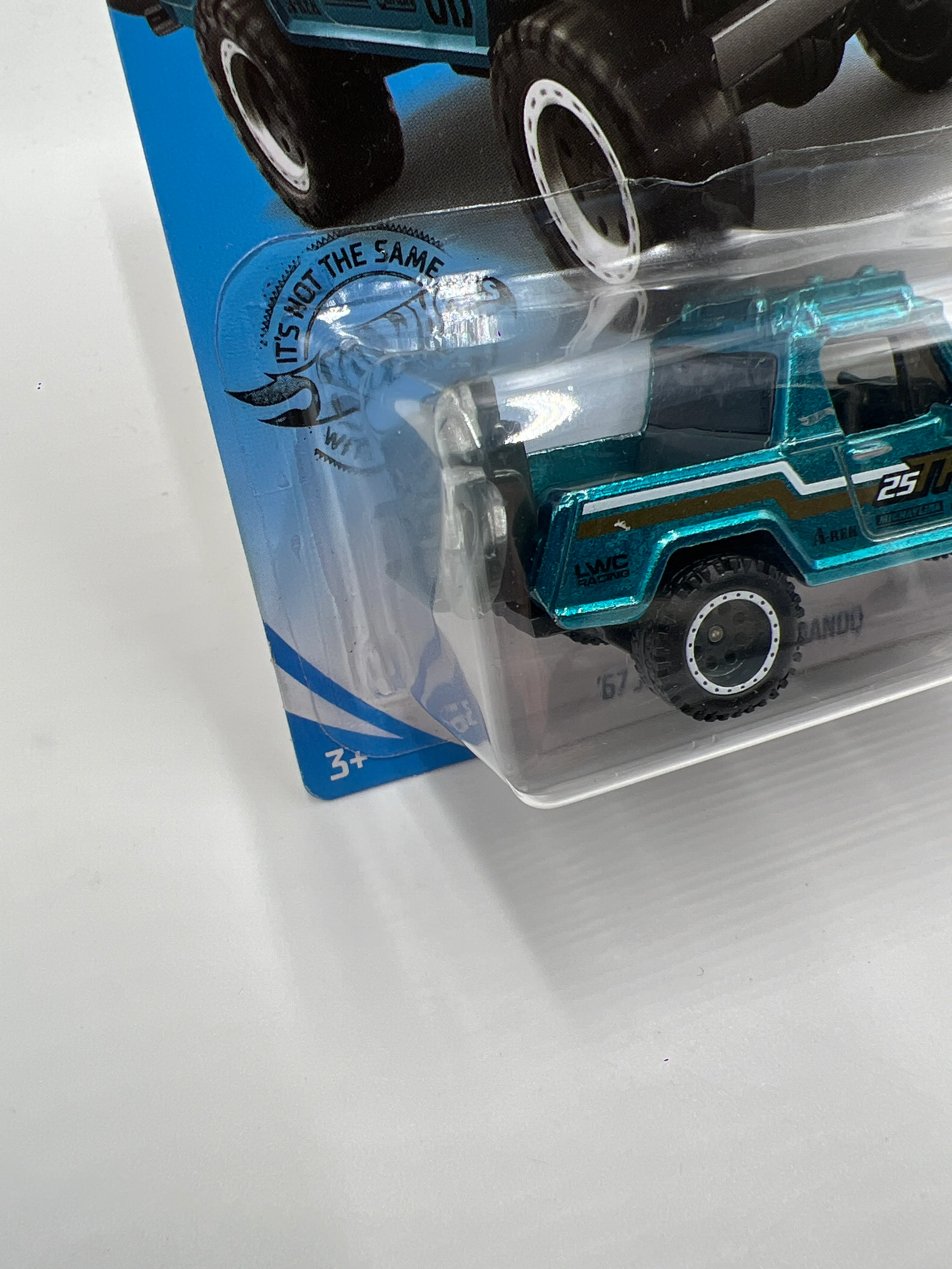2020 Hot Wheels Super Treasure hunt #71 67 Jeepster Commando Blue W/Protector - Image 5