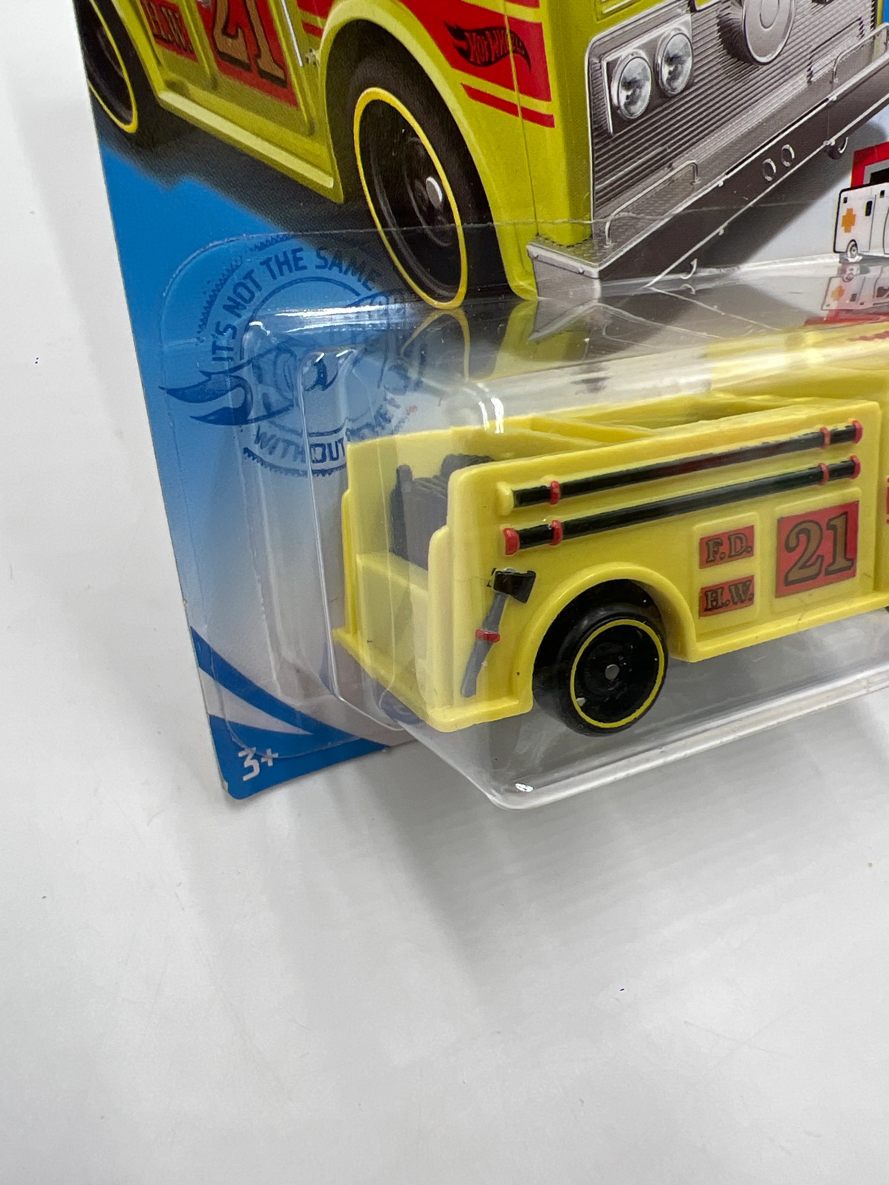 2021 Hot Wheels Rescue #246 Fire-Eater Yellow 40i - Image 5