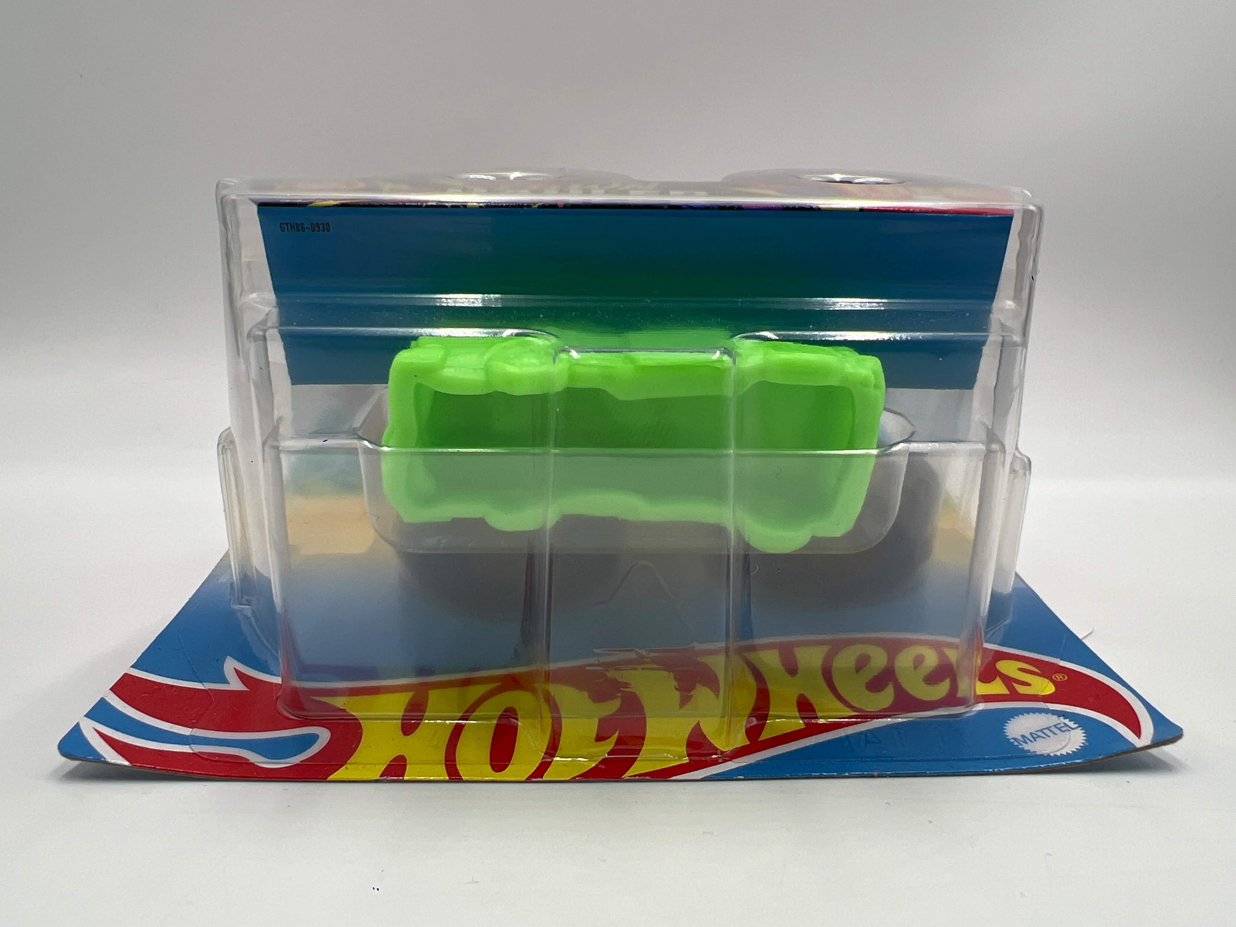 2021 Hot Wheels Monster Trucks Neon Shockers #44 Town Hauler 131i - Image 5