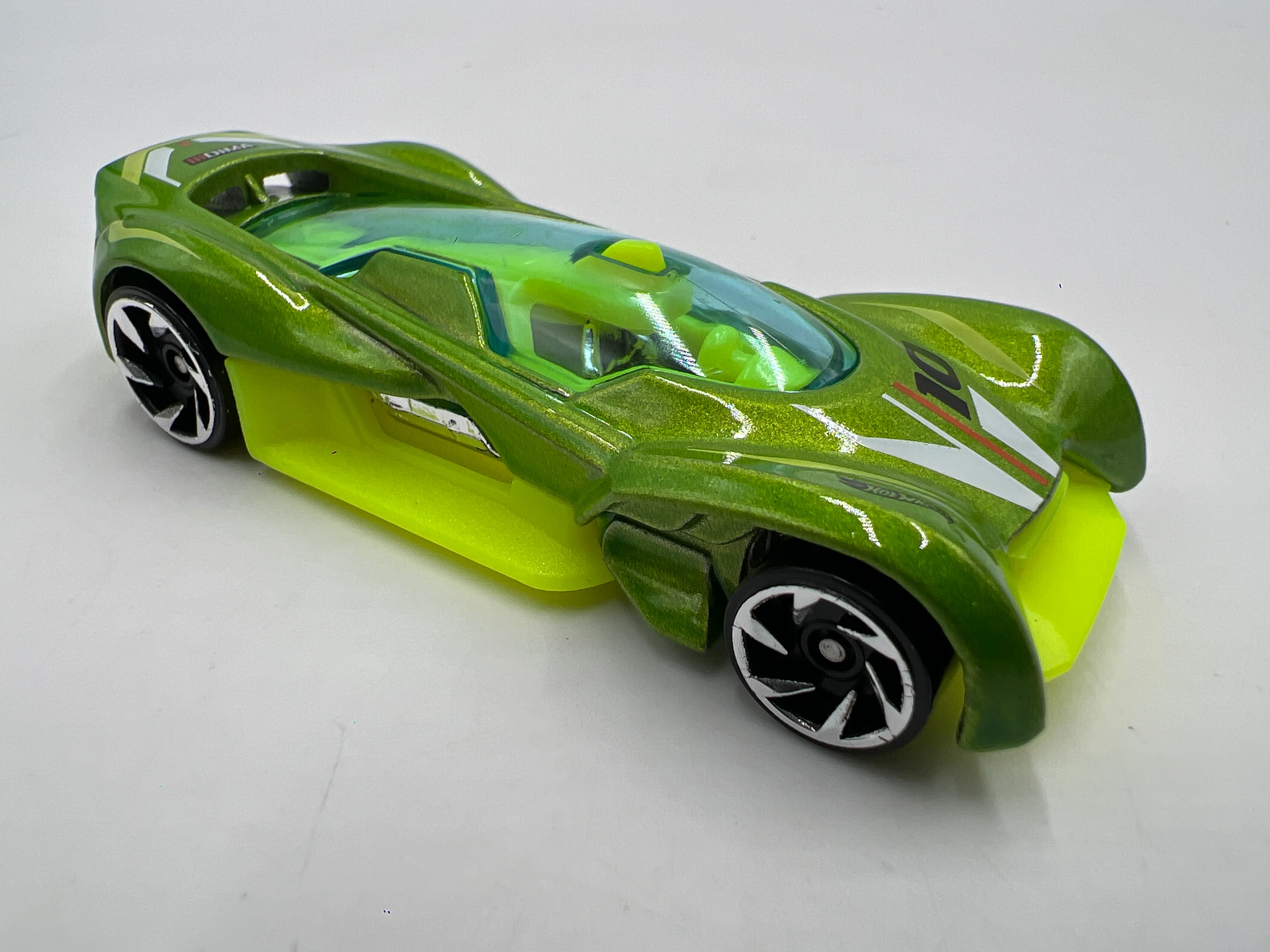 2021 Hot Wheels Mystery Models Series 2 #10 Futurismo Green - Image 2