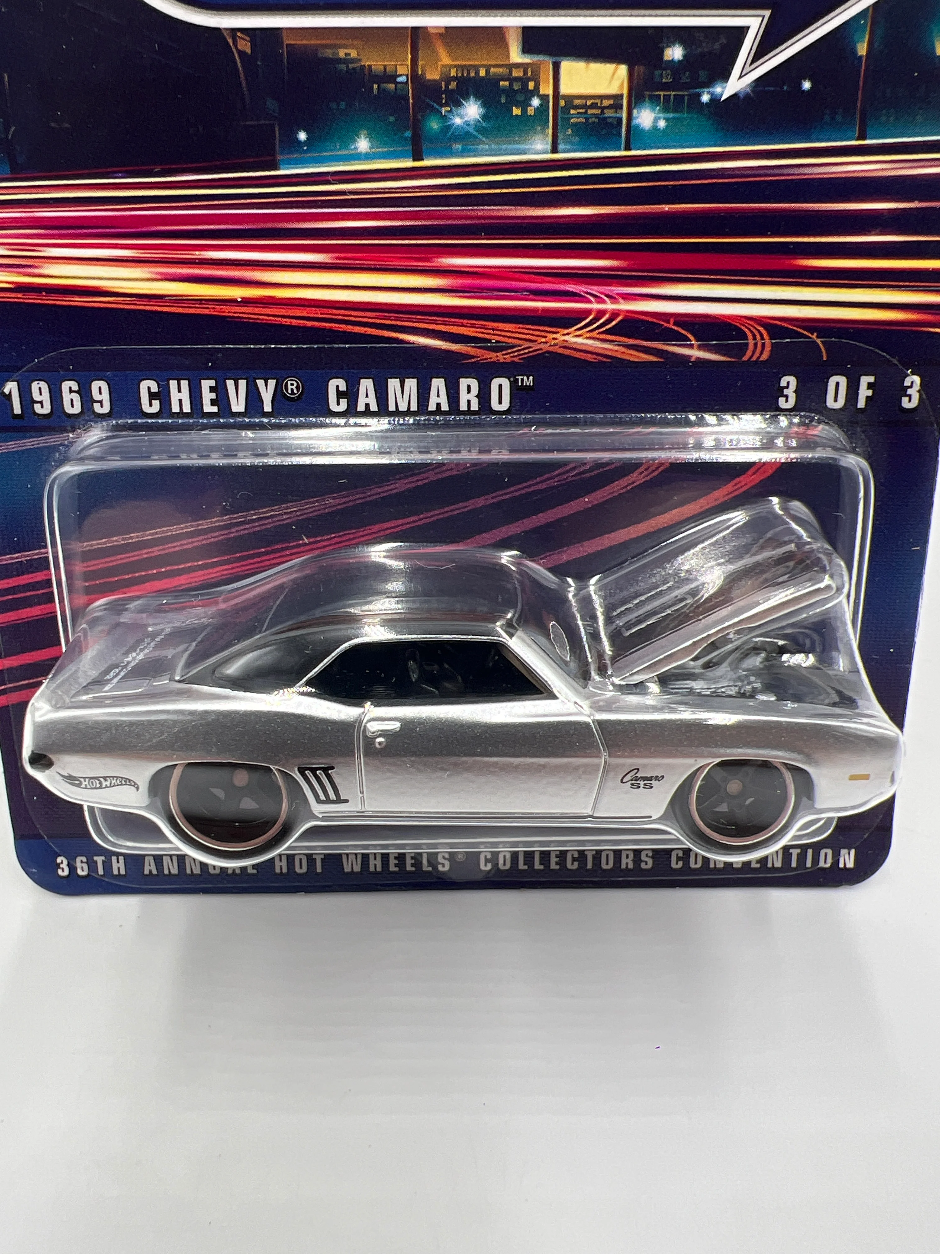 2022 Hot Wheels 36th Annual Collectors Convention LA 3576/4000 1969 Chevy Camaro Silver W/Protector - Image 2
