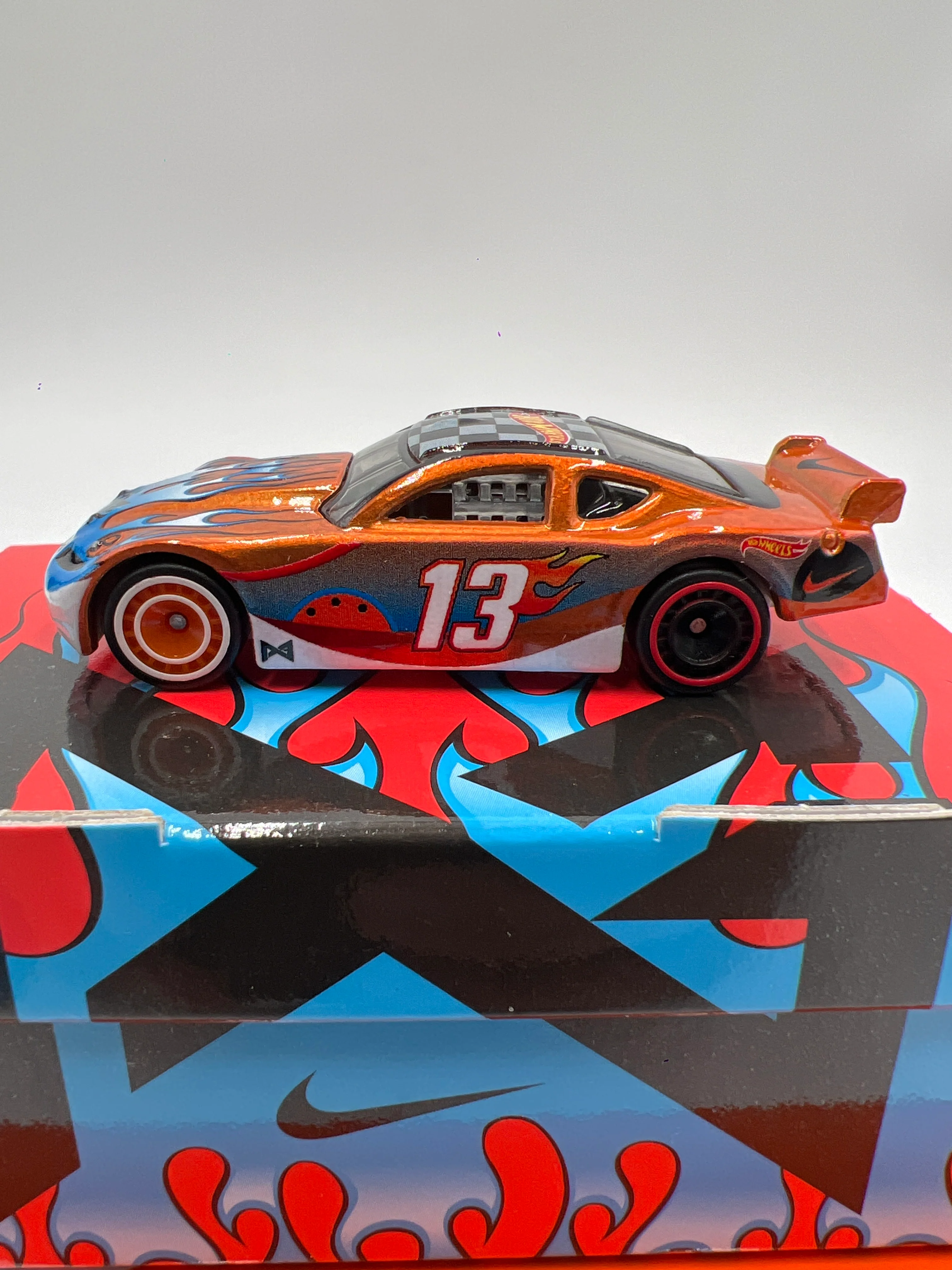 2022 Hot Wheels RLC Paul George x Nike Circle Tracker Orange - Image 5