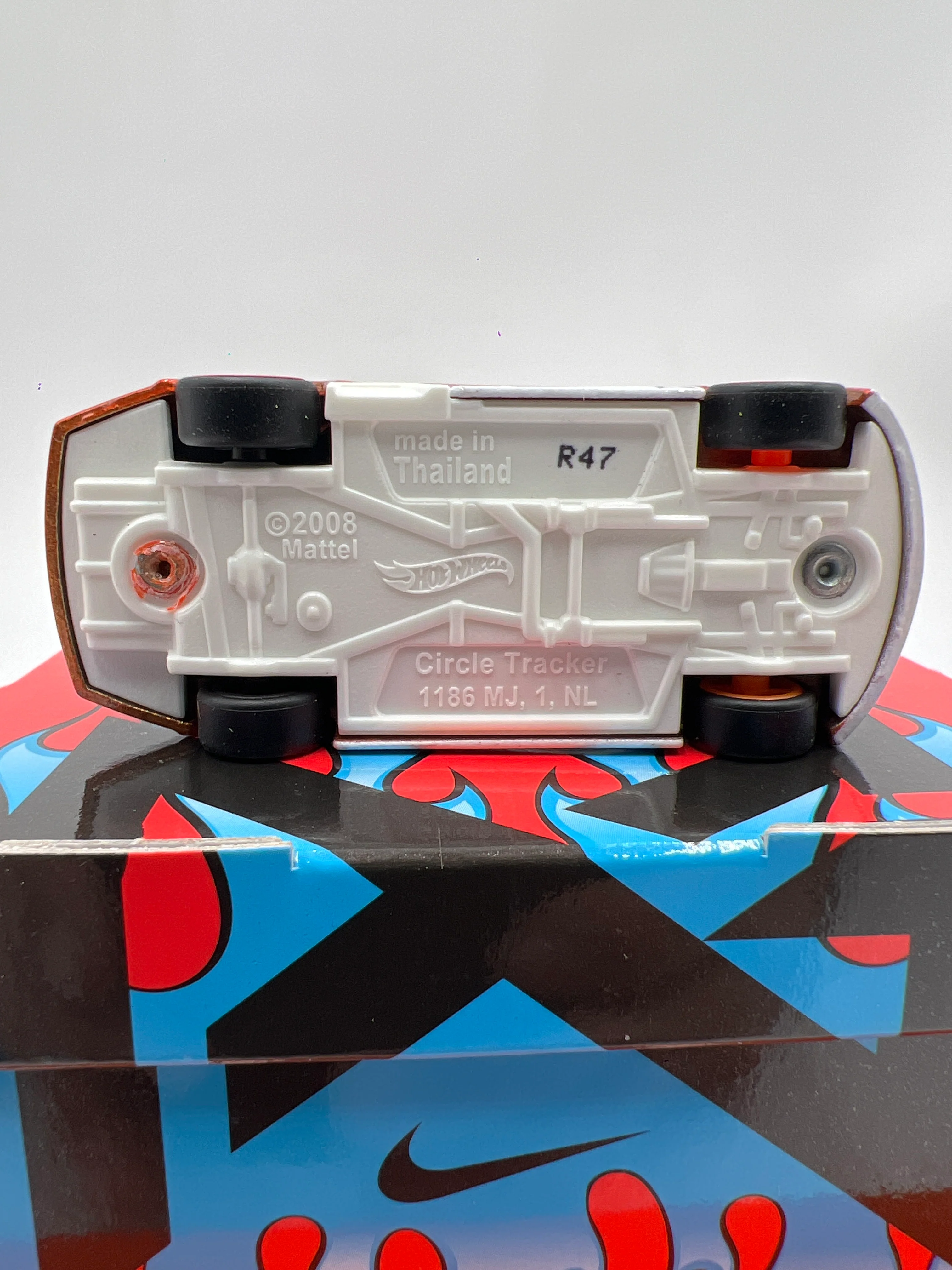 2022 Hot Wheels RLC Paul George x Nike Circle Tracker Orange - Image 6