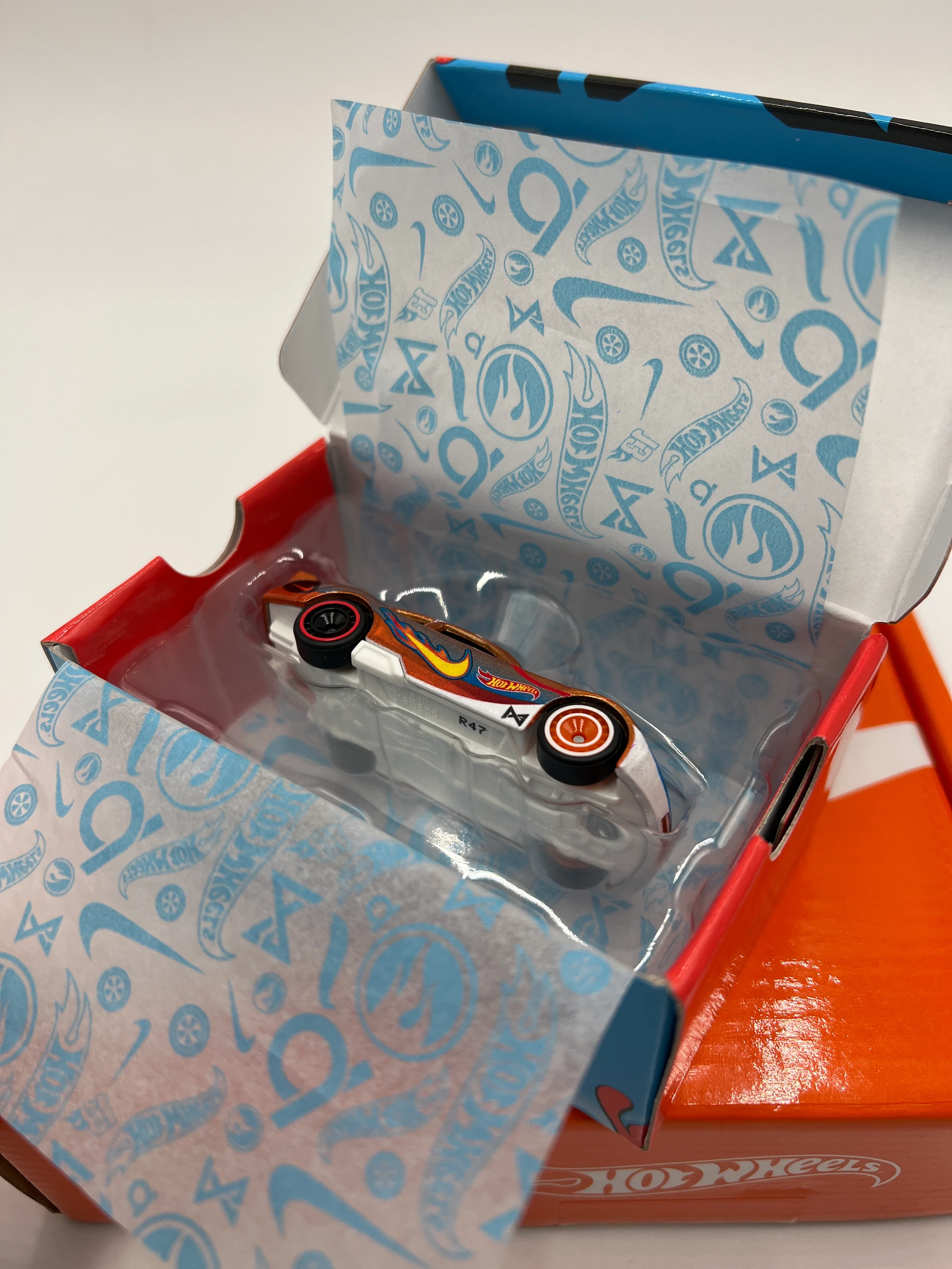 2022 Hot Wheels RLC Paul George x Nike Circle Tracker Orange - Image 7