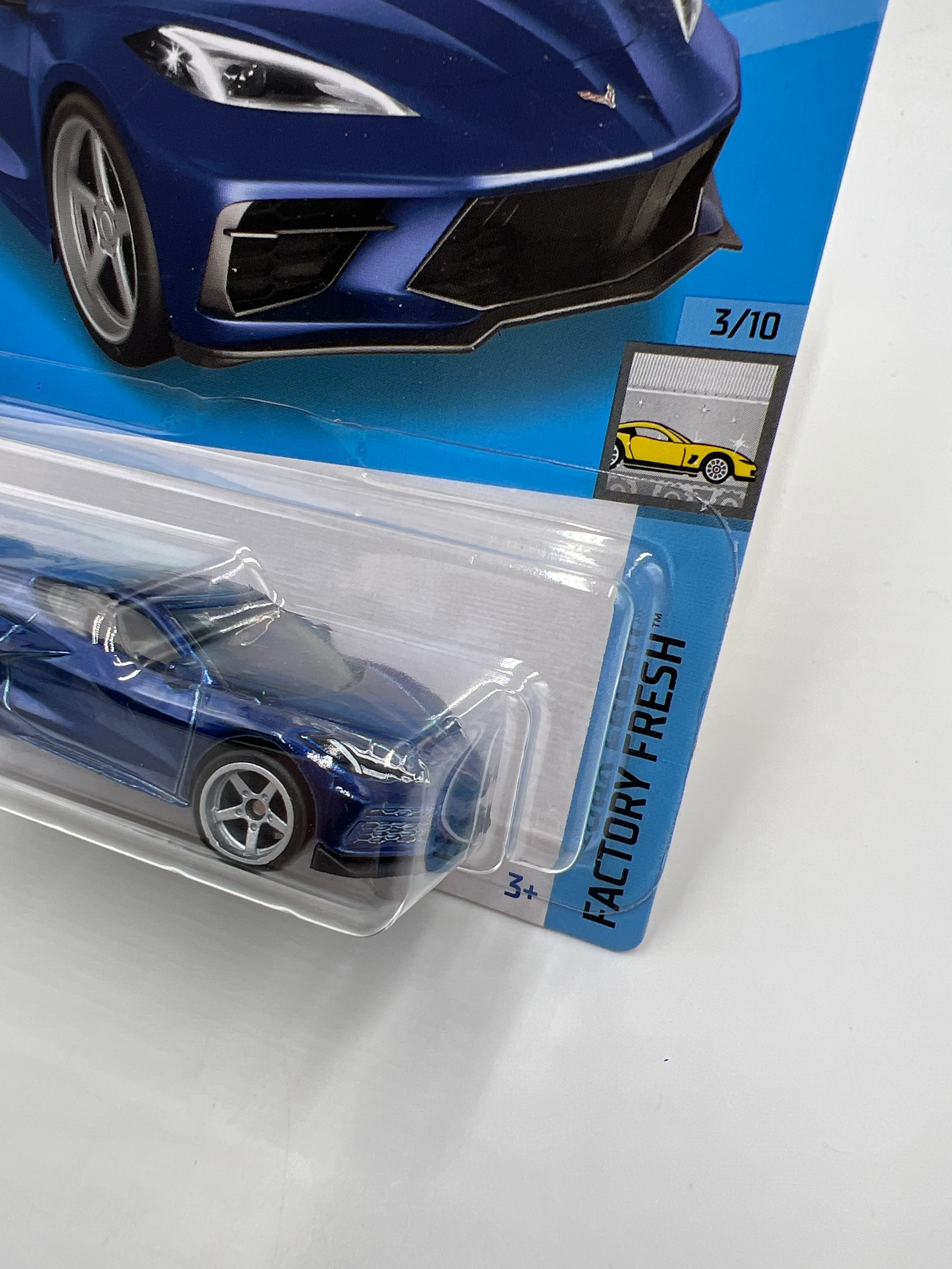 2022 Hot Wheels Super Treasure Hunt #106 2020 Corvette Blue W/Protector - Image 3