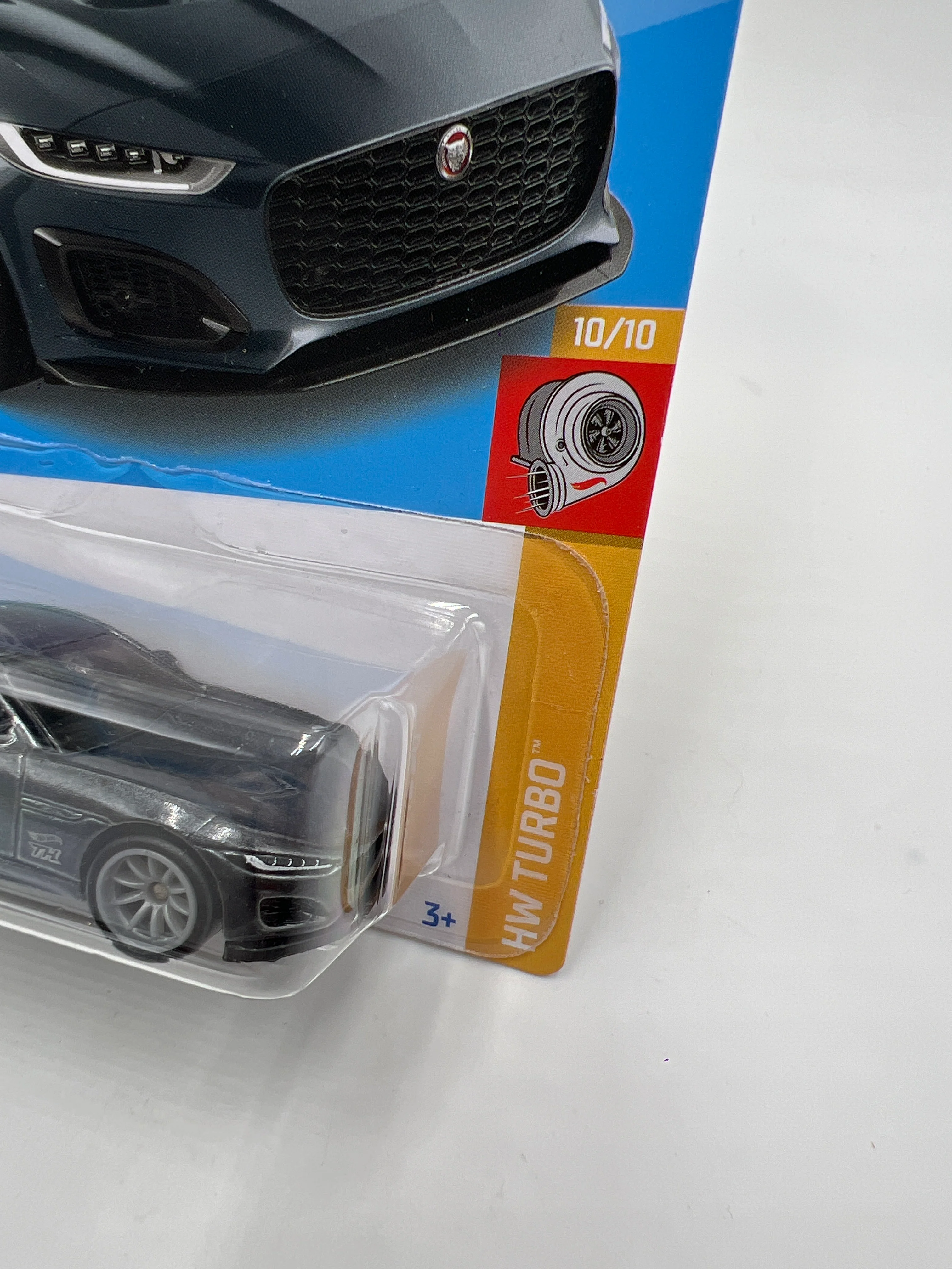 2022 Hot Wheels Super Treasure Hunt #158 2020 Jaguar F-Type Gray W/Protector - Image 3