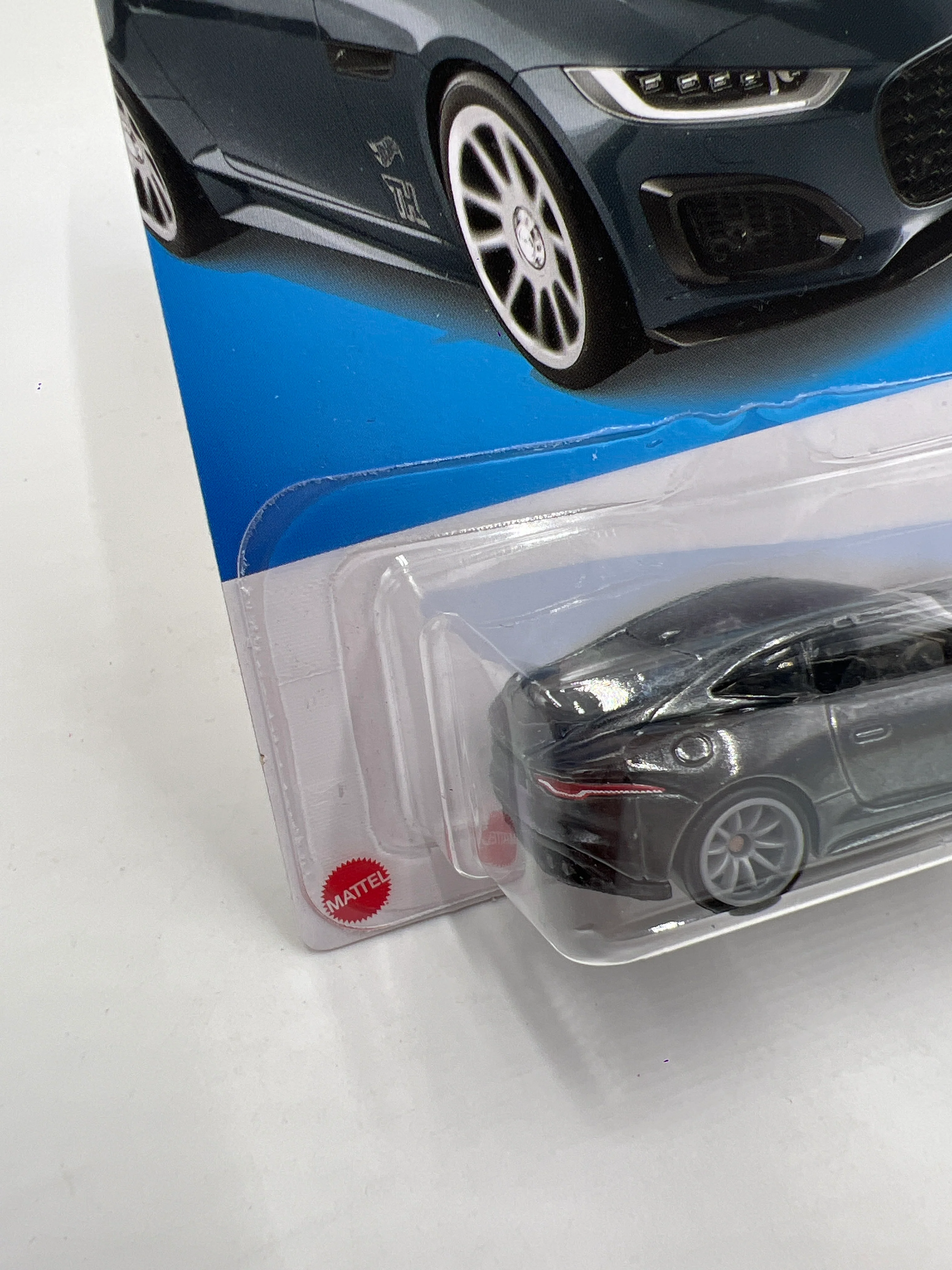 2022 Hot Wheels Super Treasure Hunt #158 2020 Jaguar F-Type Gray W/Protector - Image 4