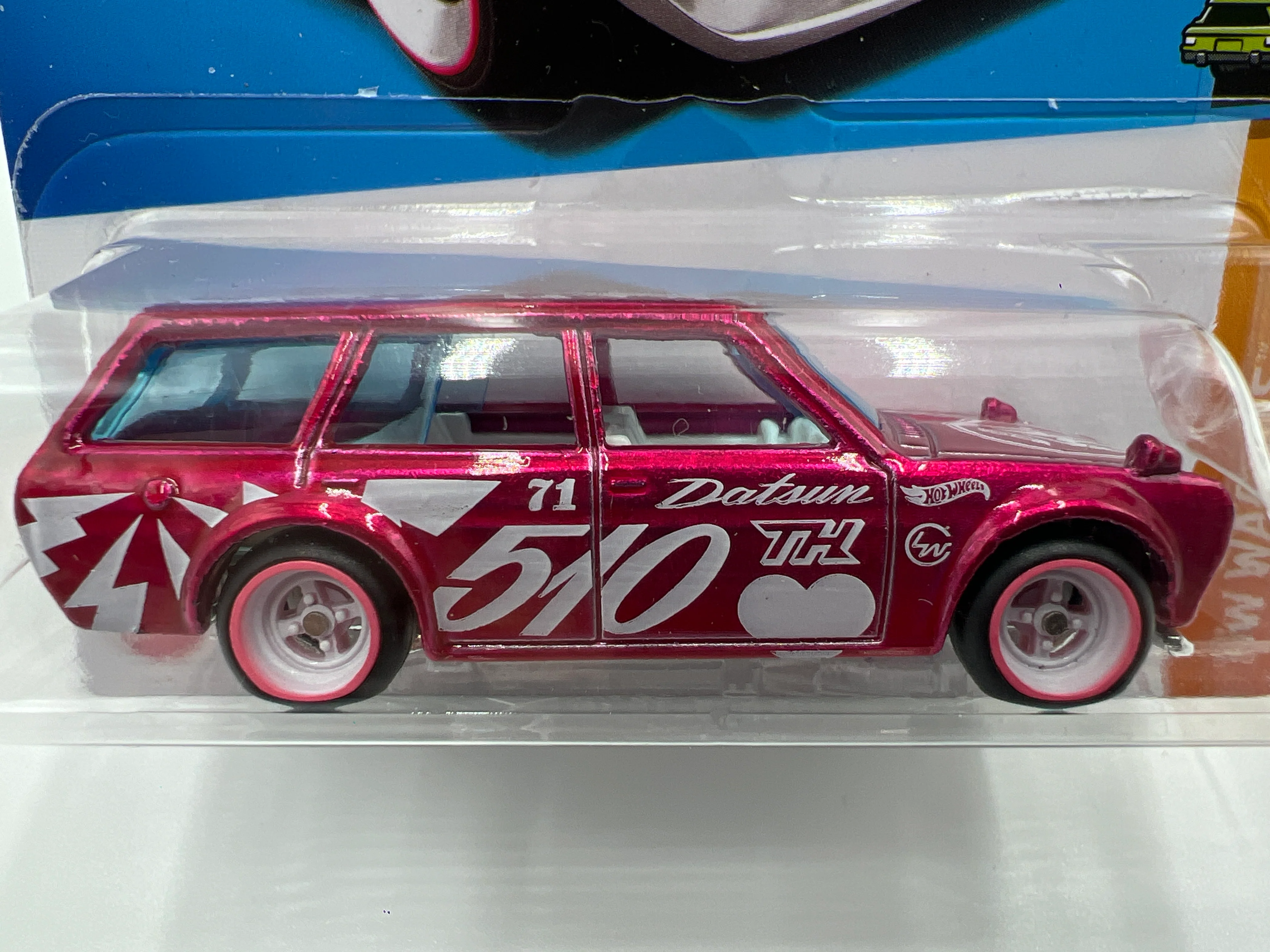 2023 Hot Wheels Super Treasure Hunt #235 Datsun Bluebird Wagon 510 Pink W/Protector - Image 3