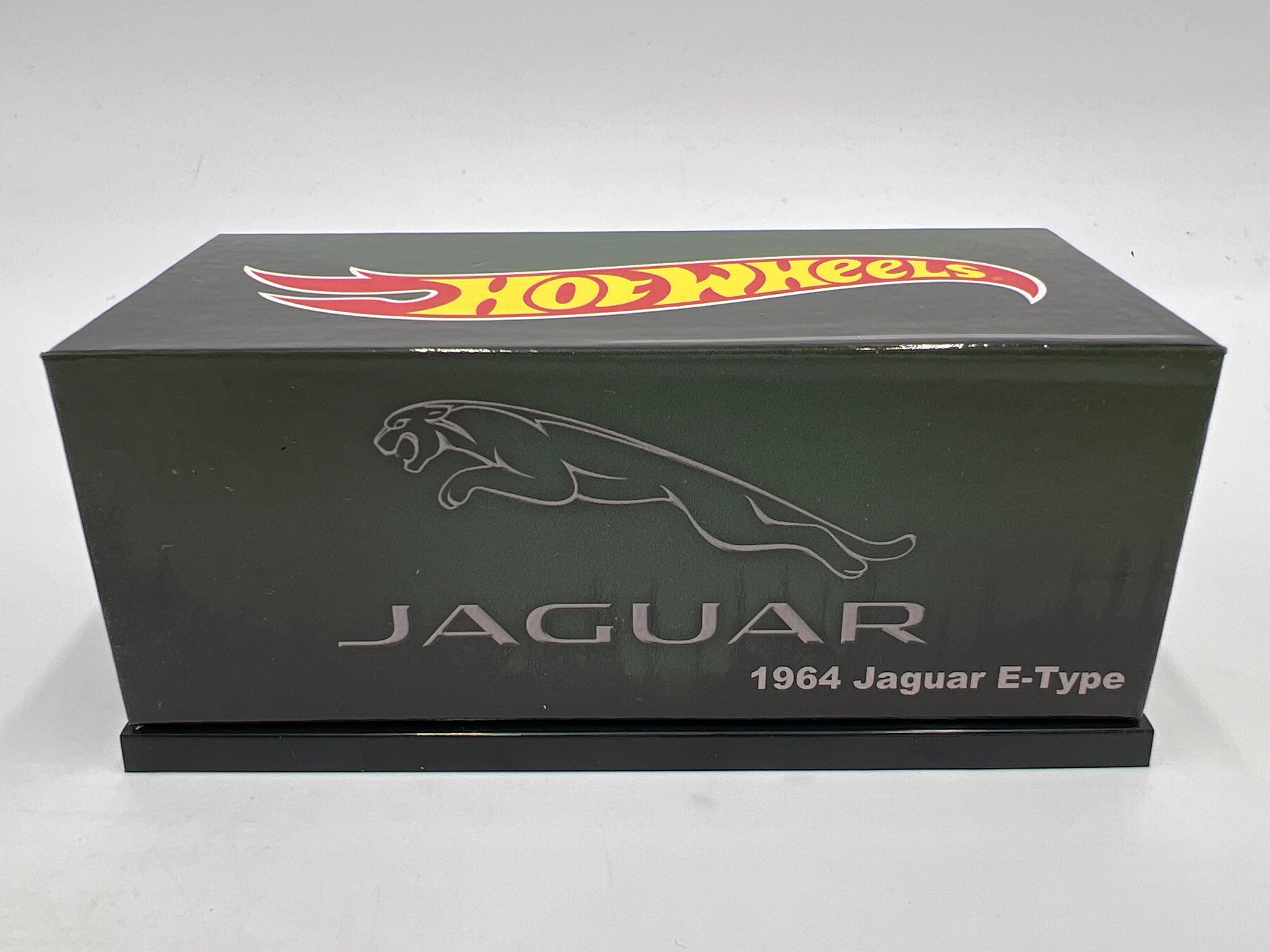 2023 Hot Wheels RLC #18582/30000 1964 Jaguar E-Type Green - Image 8