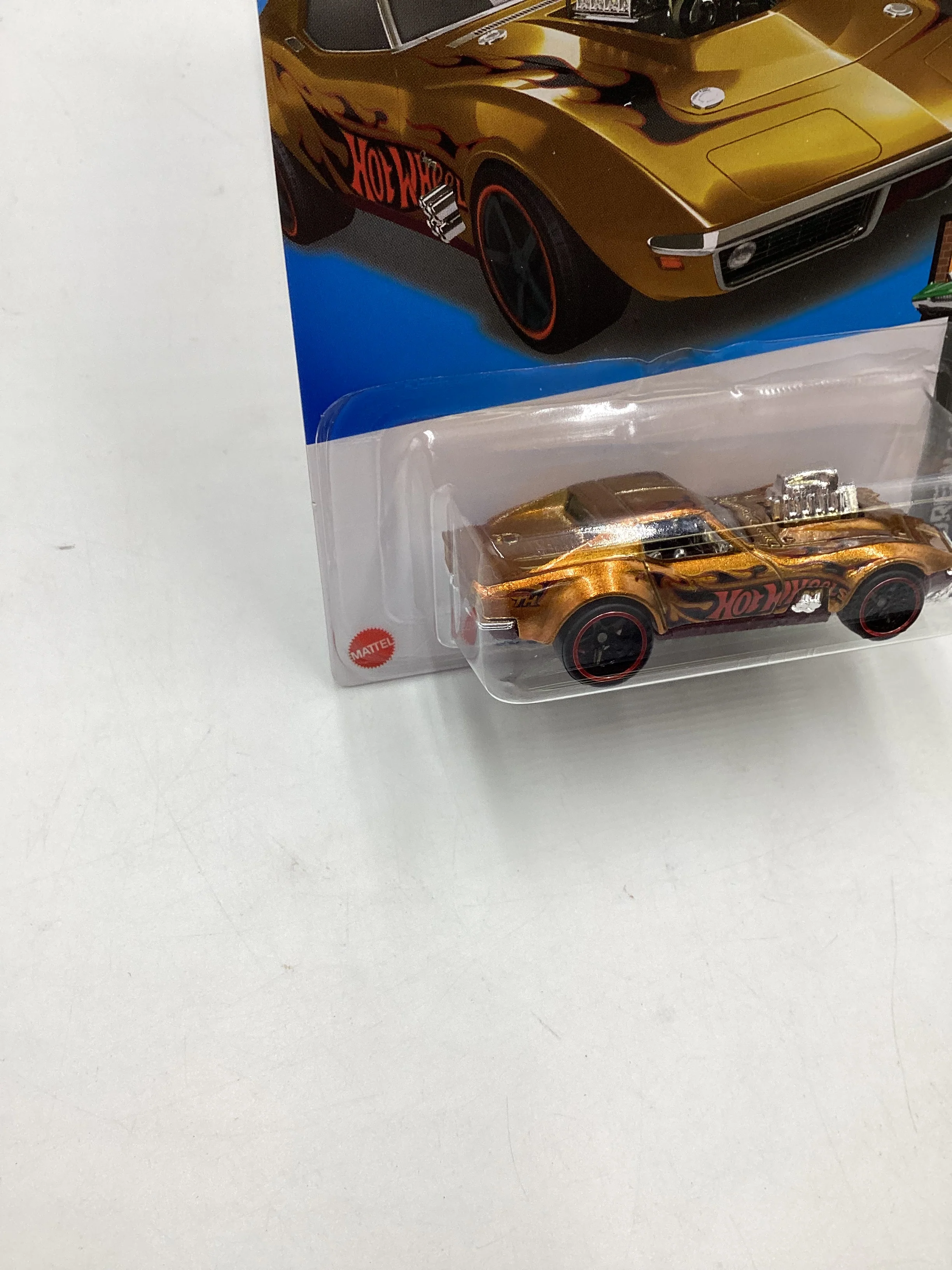2023 Hot wheels Super treasure hunt #139 68 Corvette Gas Monkey Garage W/ Protector - Image 5