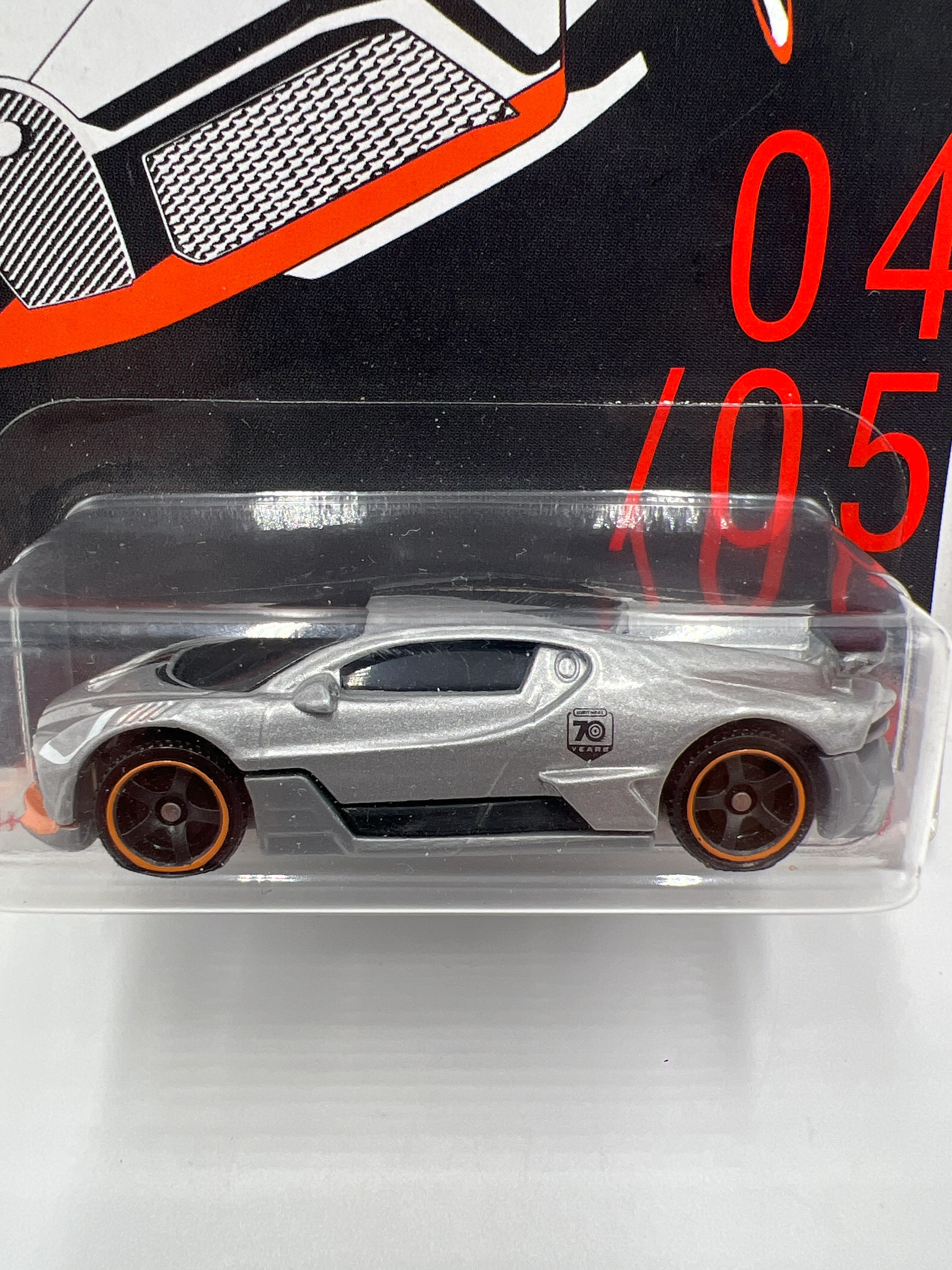 Matchbox 70 Years Special Edition #4 2018 Bugatti Divo Silver 56i - Image 3