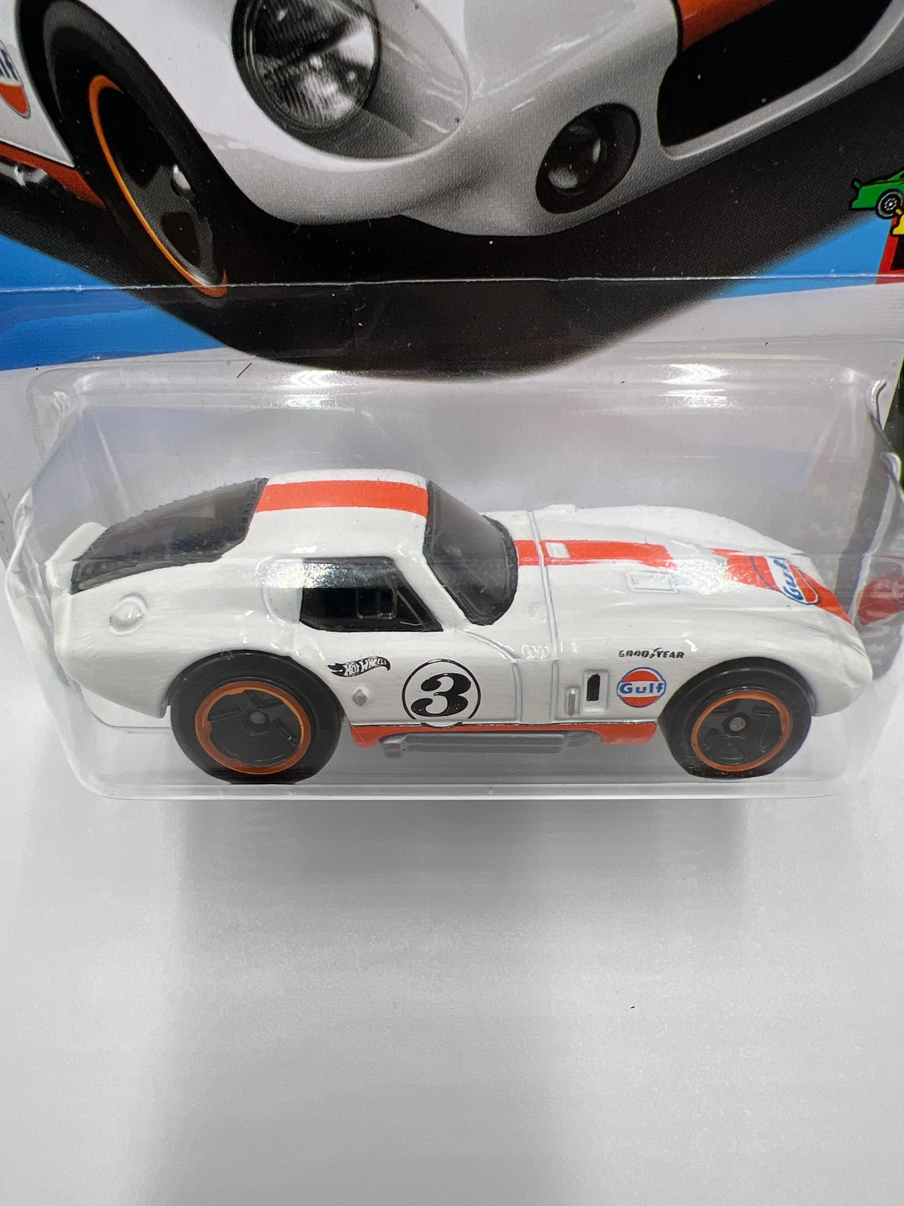 2024 Hot Wheels Walgreens Exclusive Race Day #122 Shelby Cobra Daytona Coupe Gulf White 239F - Image 2