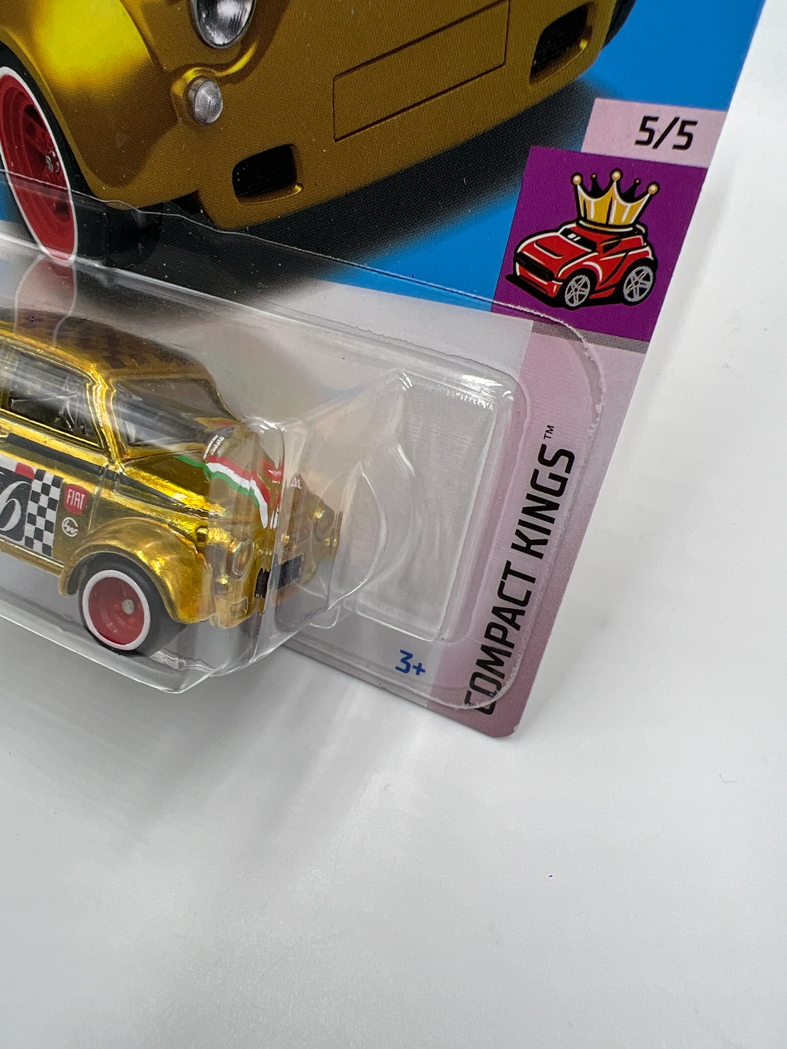 2024 Hot Wheels Super Treasure Hunt #117 60s Fiat 500D Modificado Gold W/Protector - Image 4
