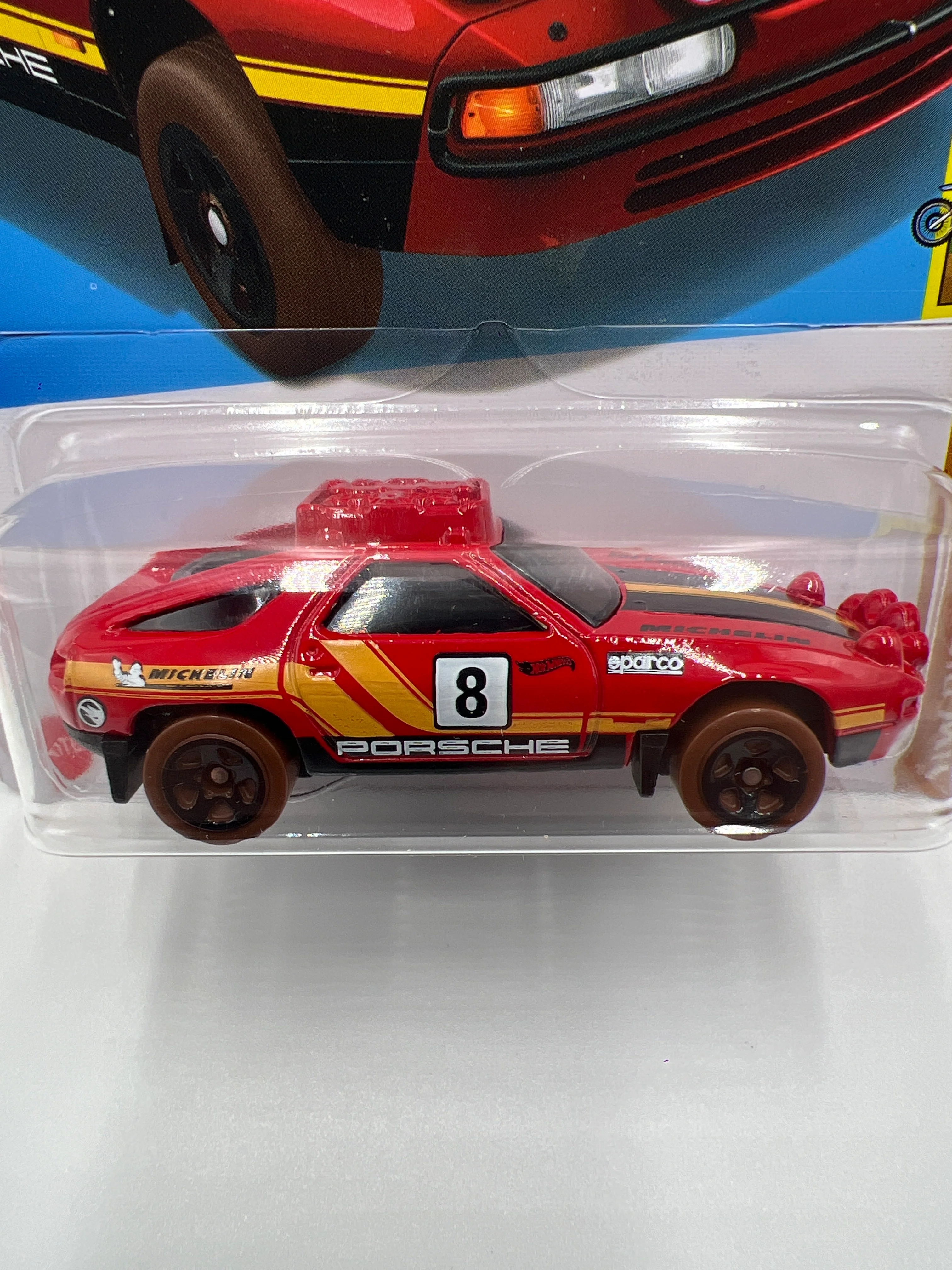 2024 Hot Wheels Q Case #245 Treasure Hunt Porsche 928S Safari Red 277A - Image 2