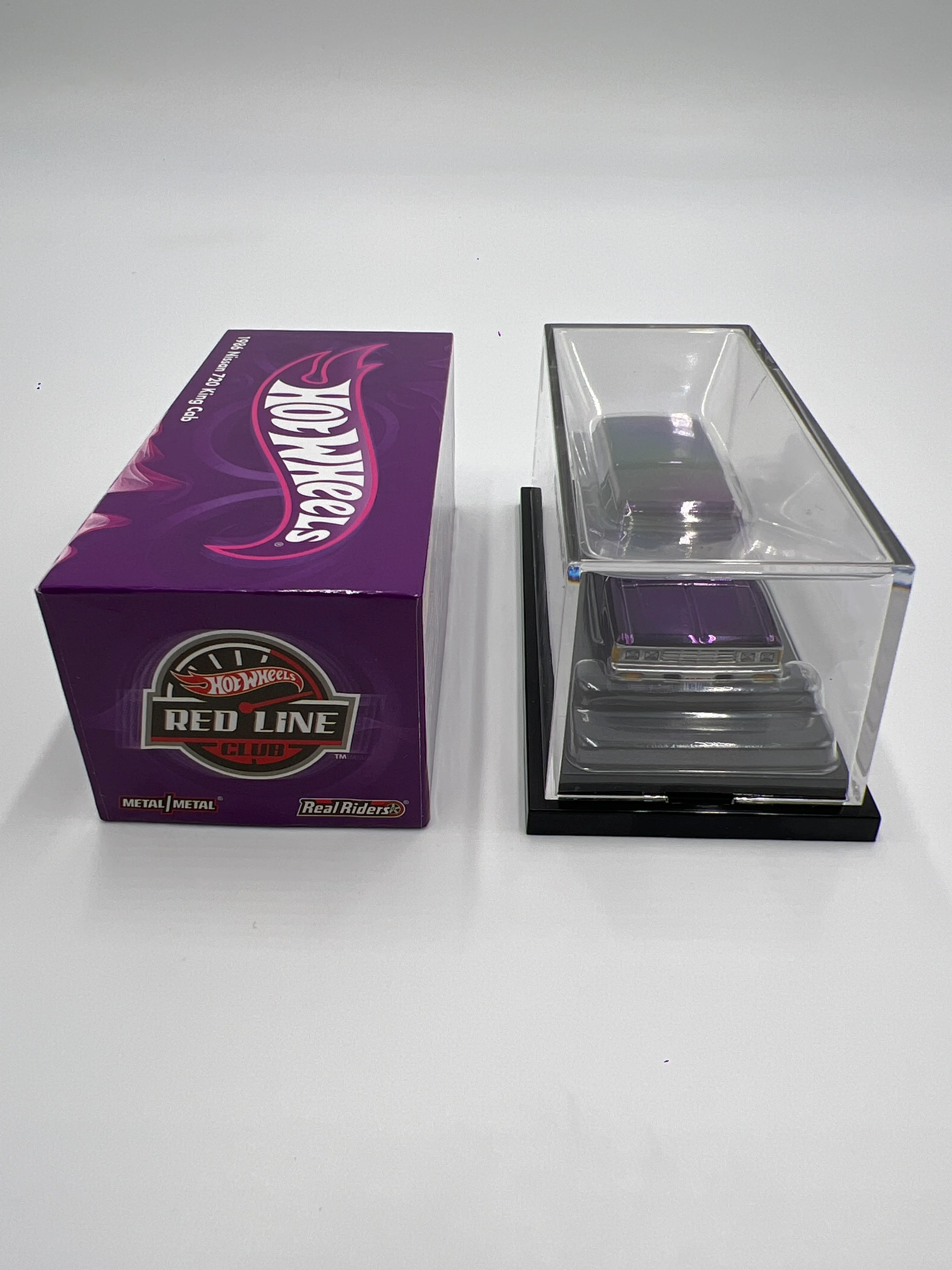 2024 Hot Wheels RLC 1986 Nissan 720 King Cab Purple - Image 6