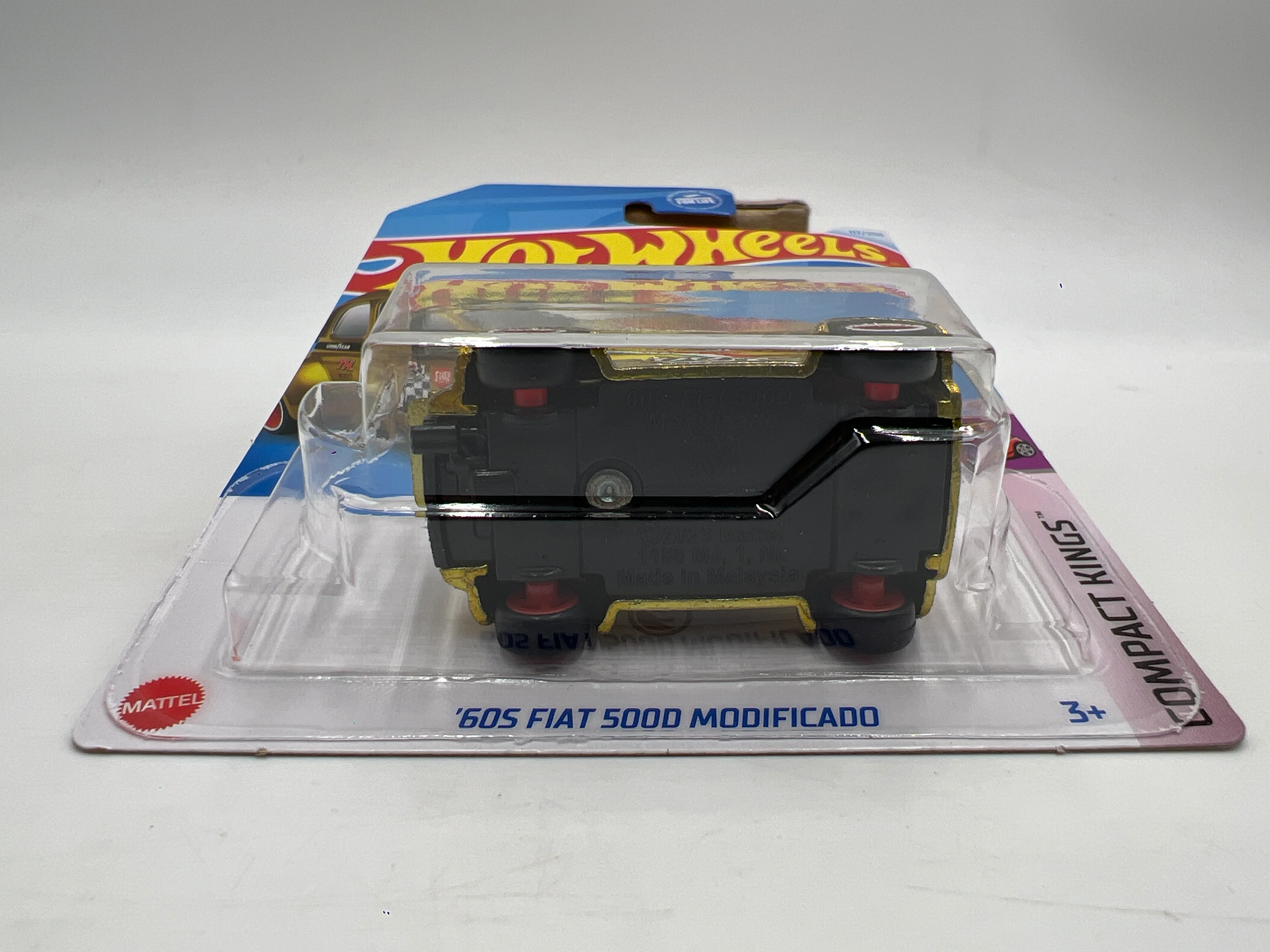 2024 Hot Wheels Super Treasure Hunt #117 60s Fiat 500D Modificado Gold W/Protector - Image 5