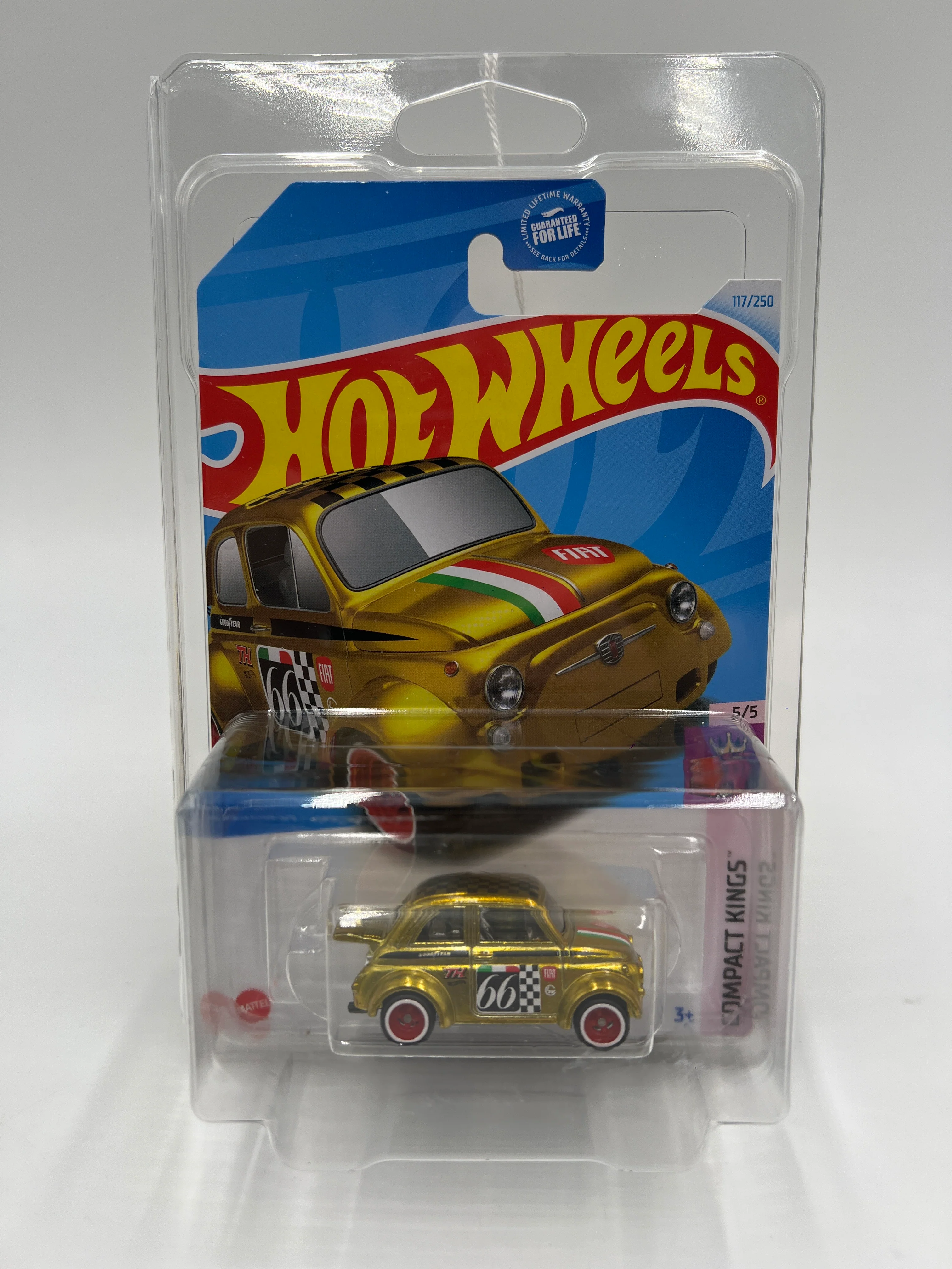2024 Hot Wheels Super Treasure Hunt #117 60s Fiat 500D Modificado Gold W/Protector - Image 7