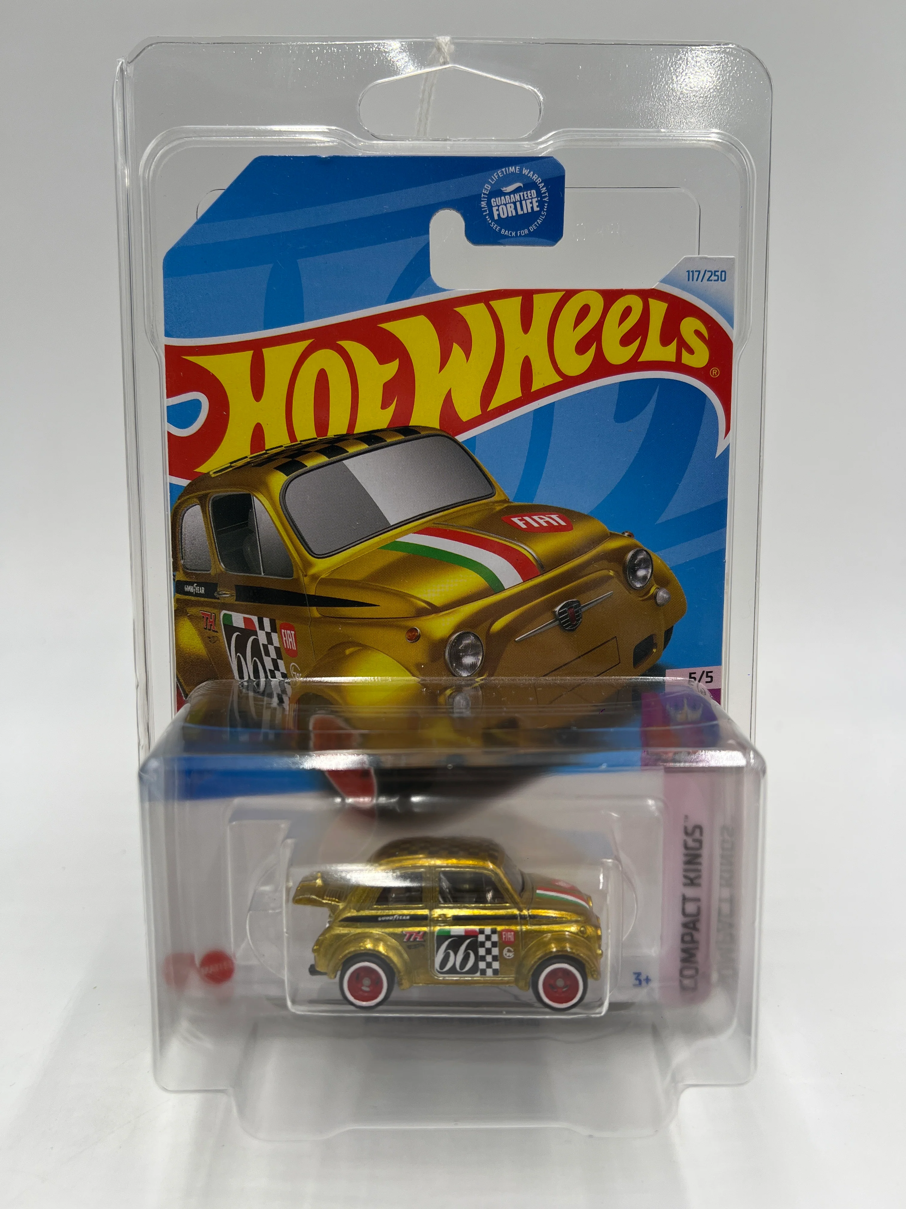 2024 Hot Wheels Super Treasure Hunt #117 60s Fiat 500D Modificado Gold W/Protector - Image 7