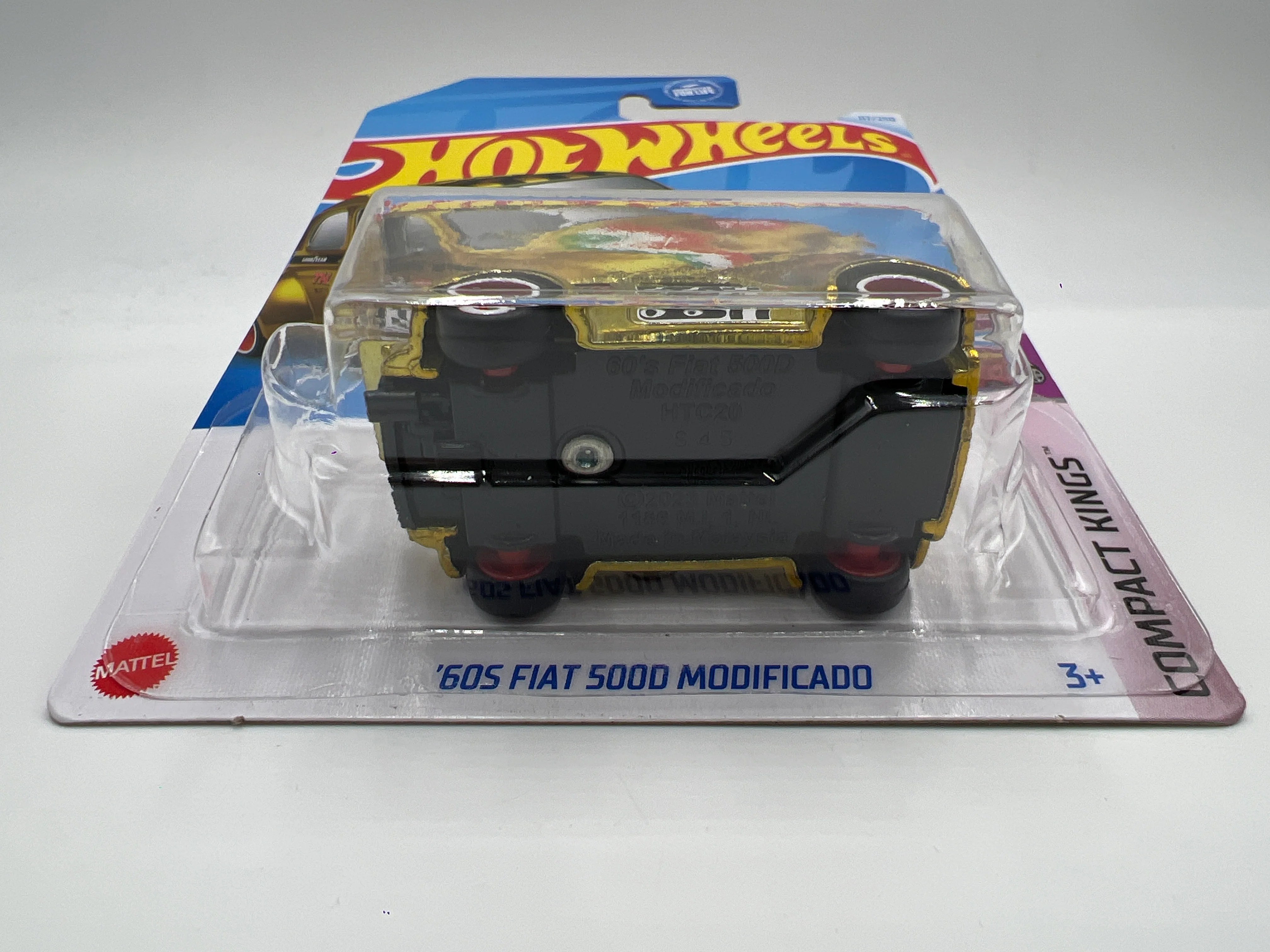 2024 Hot Wheels Super Treasure Hunt #117 60s Fiat 500D Modificado Gold W/Protector #2 - Image 6