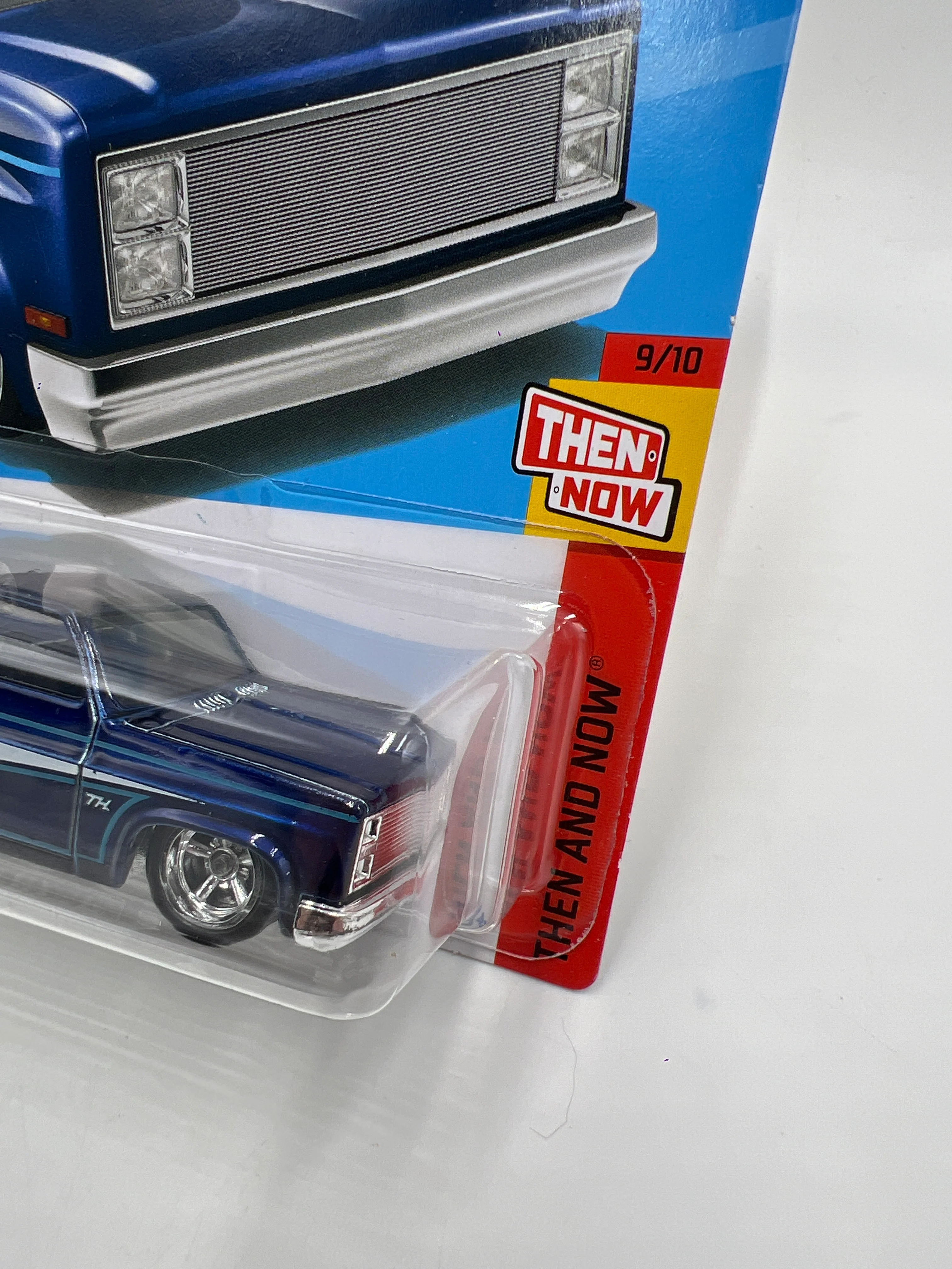 2024 Hot Wheels Super Treasure Hunt #249 83 Chevy Silverado Blue W/Protector Cracked Blister - Image 3