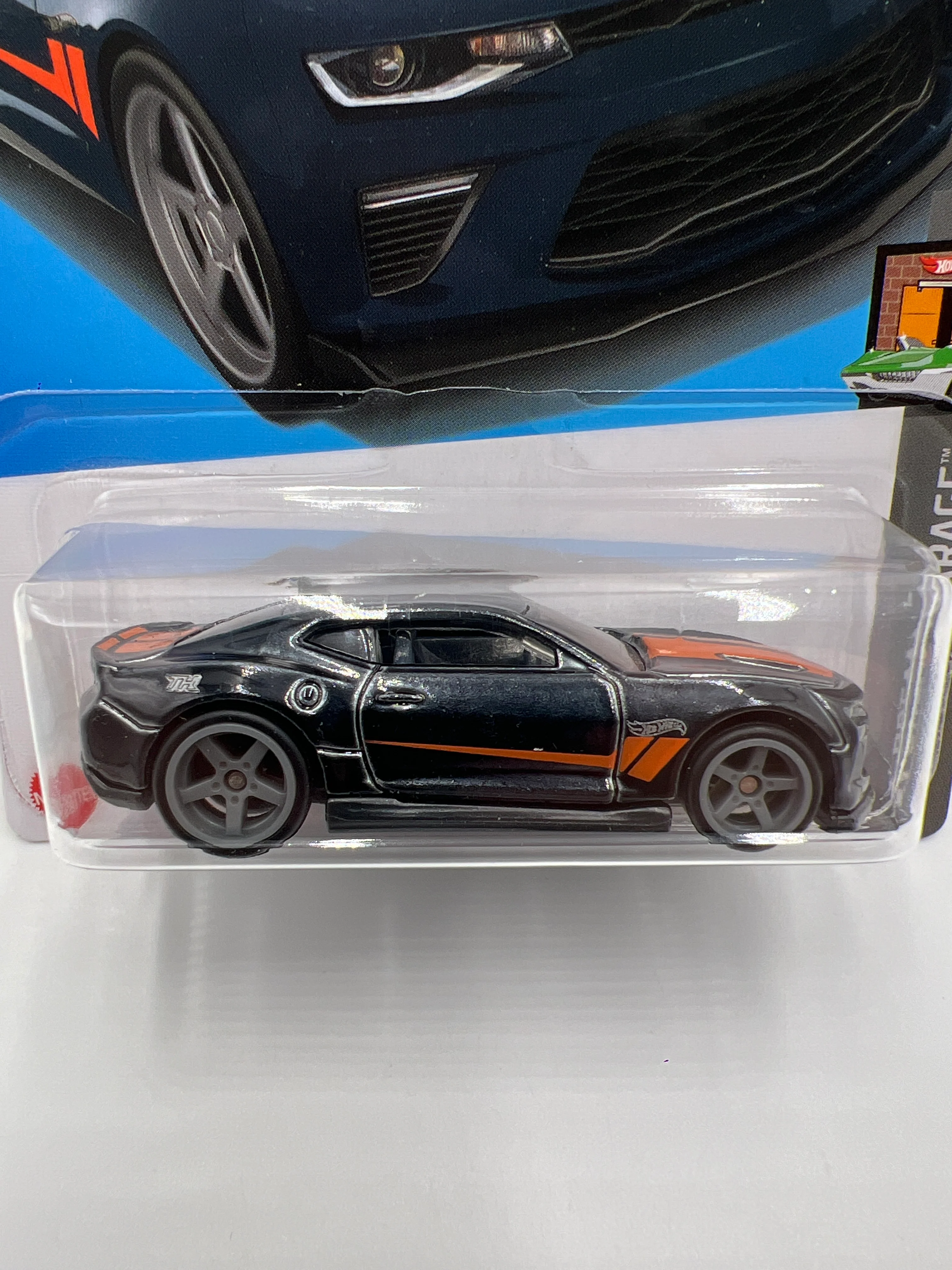 2024 Hot Wheels Super Treasure Hunt #32 18 Camaro SS Black W/Protector - Image 2