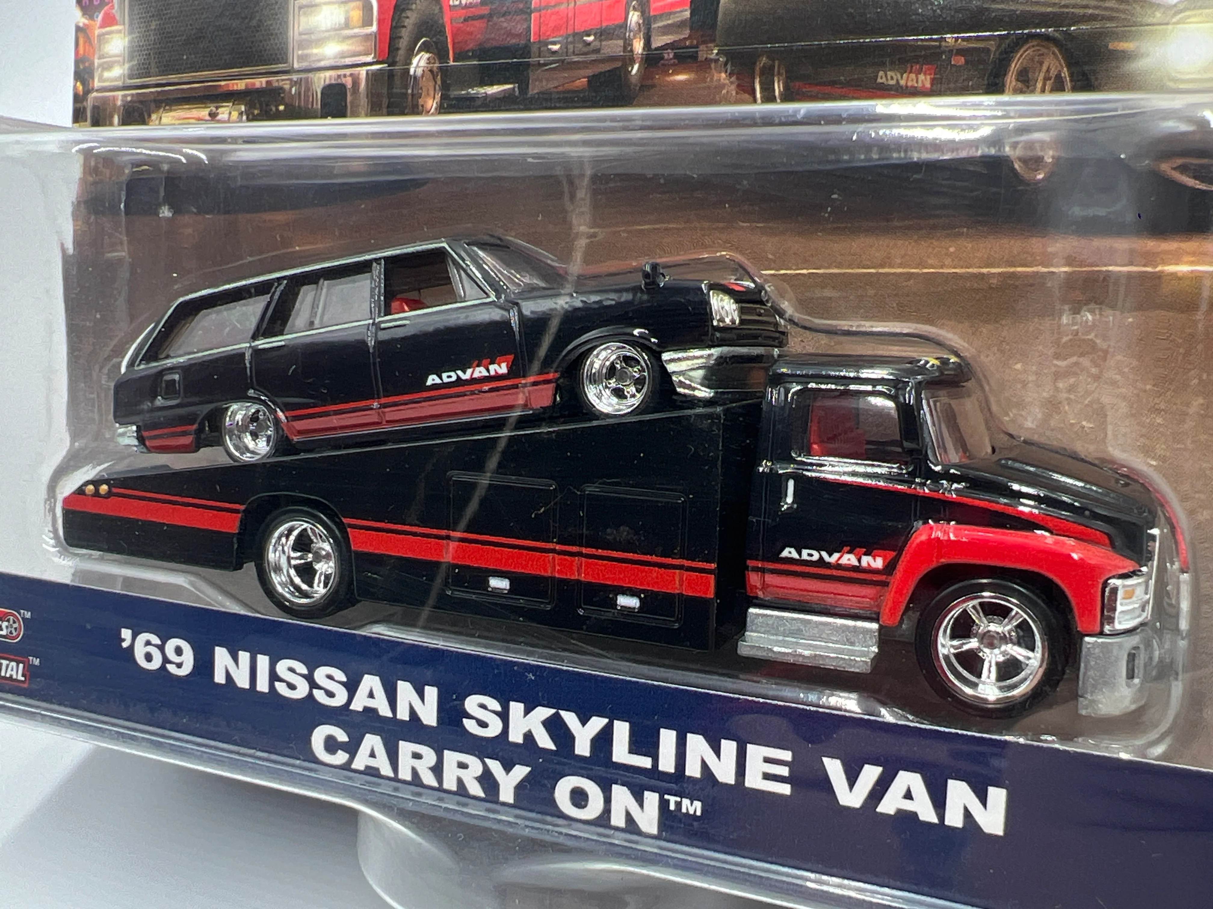 2018 Hot Wheels Team Transport #3 69 Nissan Skyline Van & Carry On Advan W/Protector - Image 2