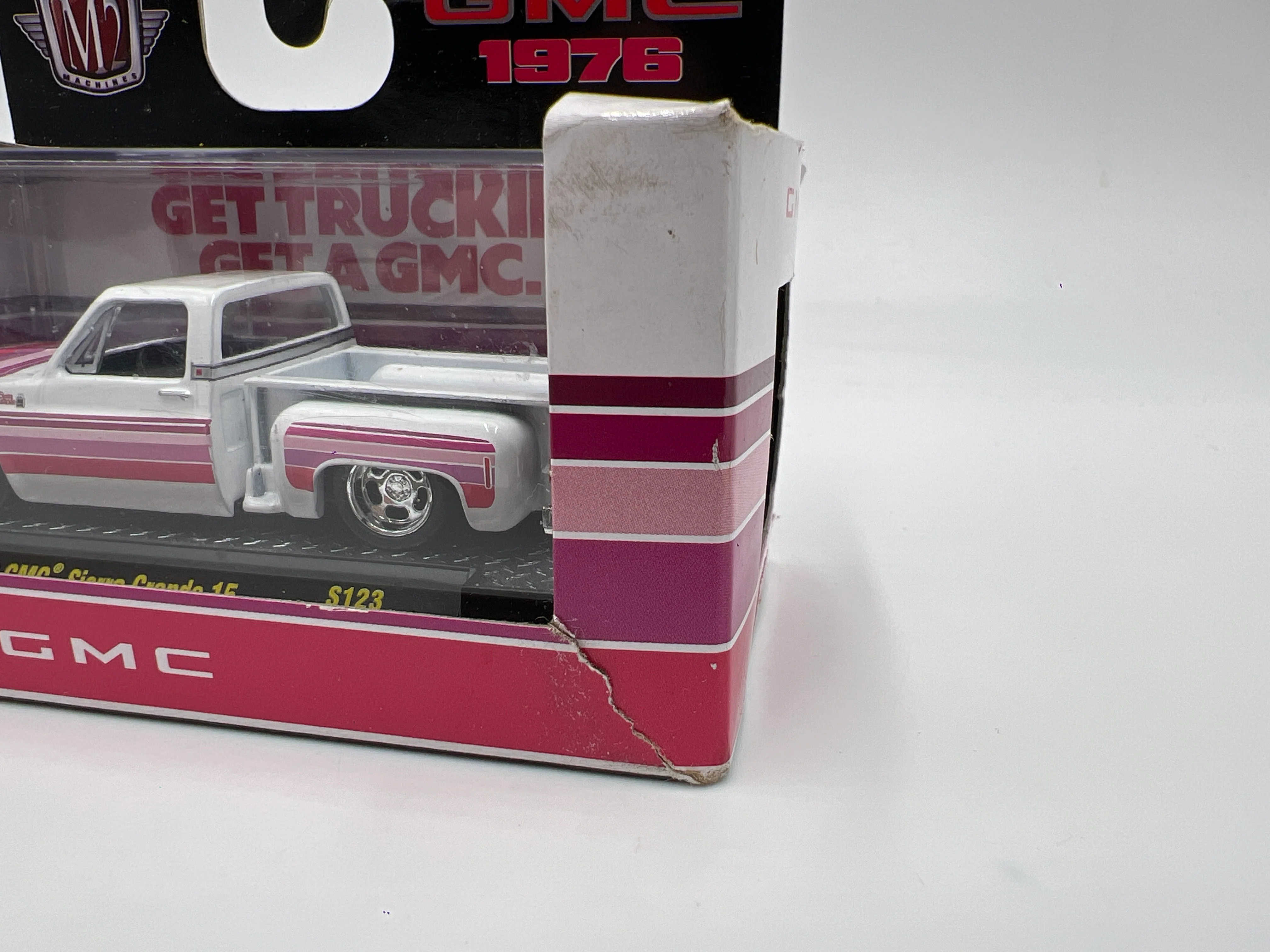 M2 Machines OReillys Exclusive 1976 GMC Sierra Grande 15 White/Pink W/Protector Bad Box S123 - Image 6