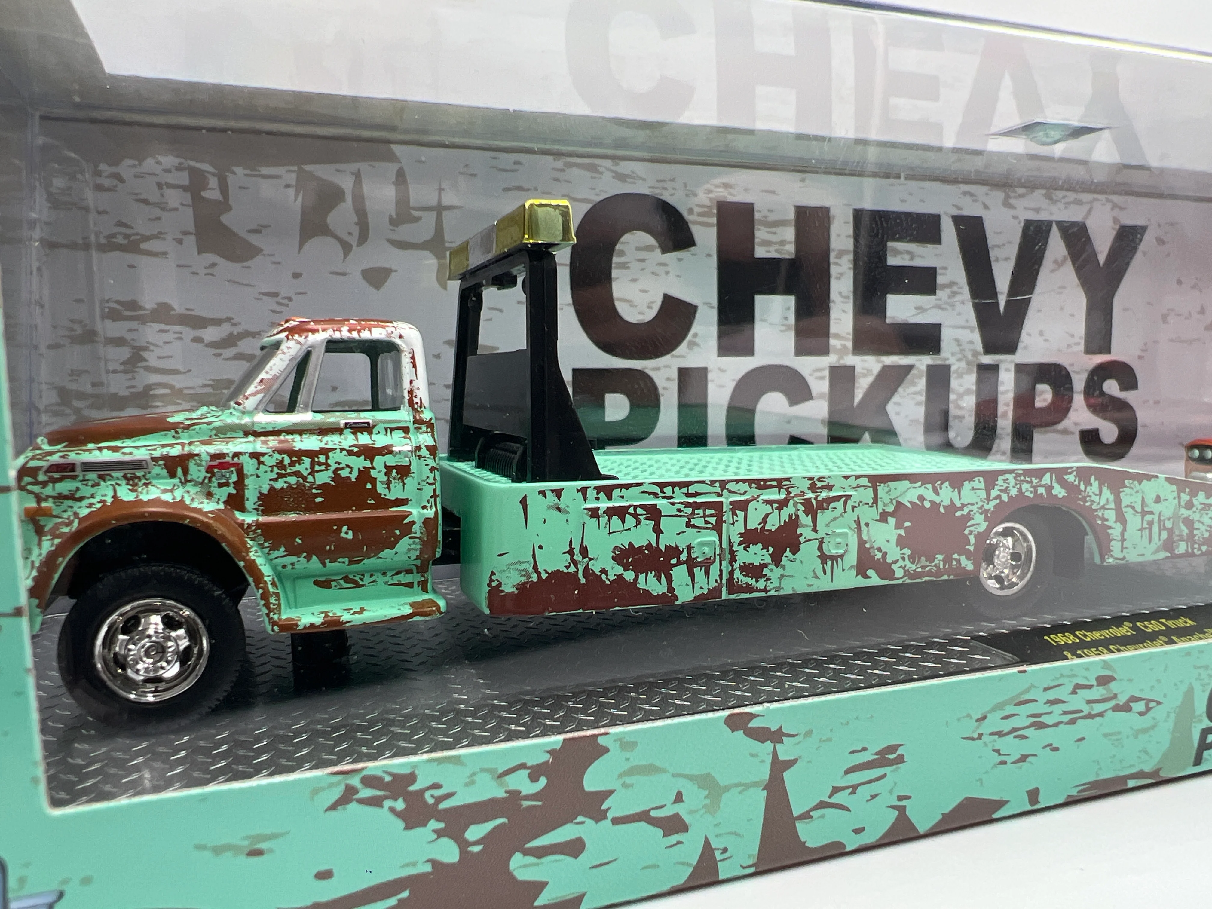 M2 Machines Auto Haulers 1968 Chevrolet C60 Truck & 1958 Chevrolet Apache Stepside R76 - Image 3