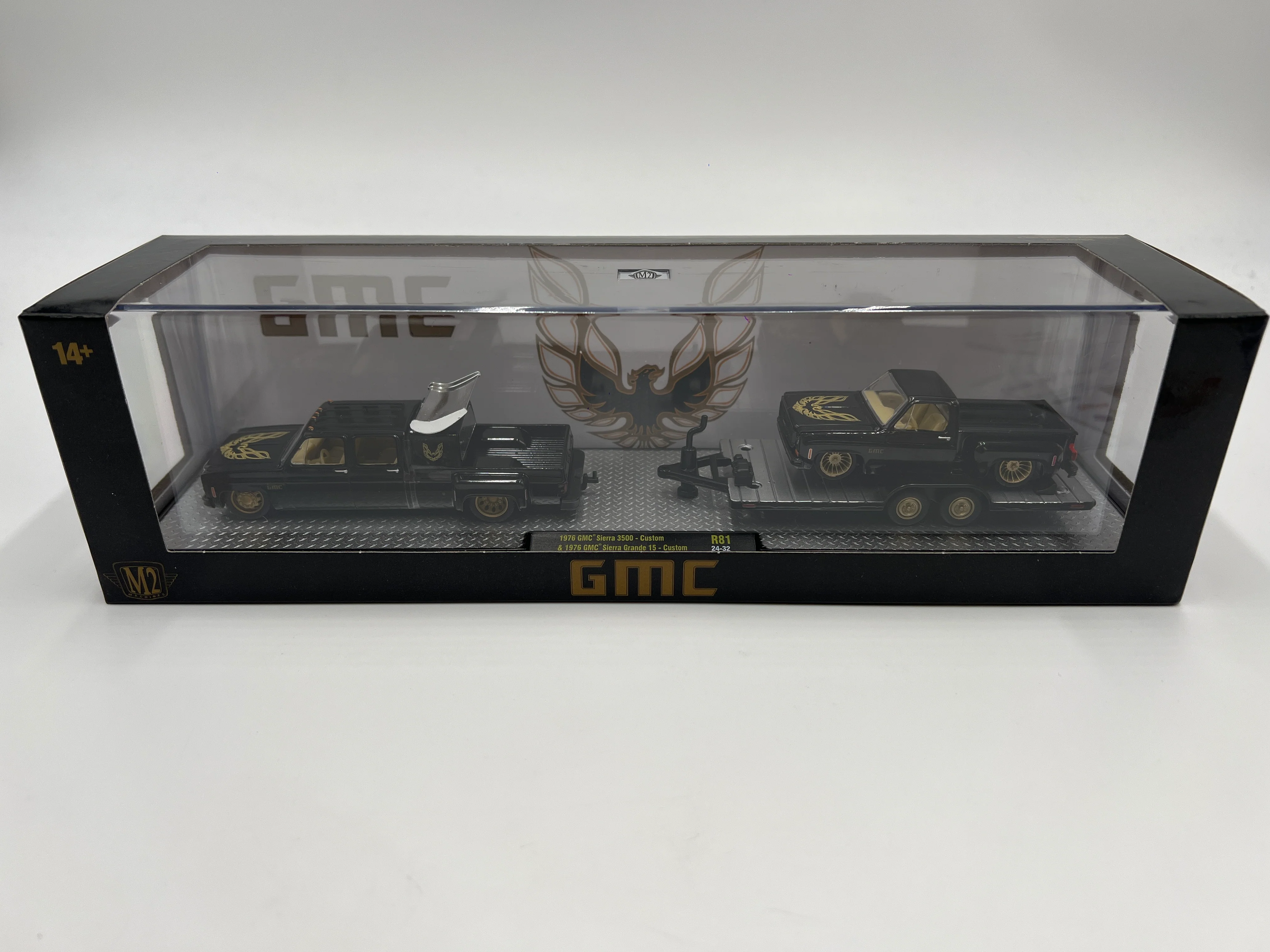 M2 Machines Auto Haulers GMC 1976 GMC Sierra 3500 / Grande 15 Custom Black R81 - Image 2