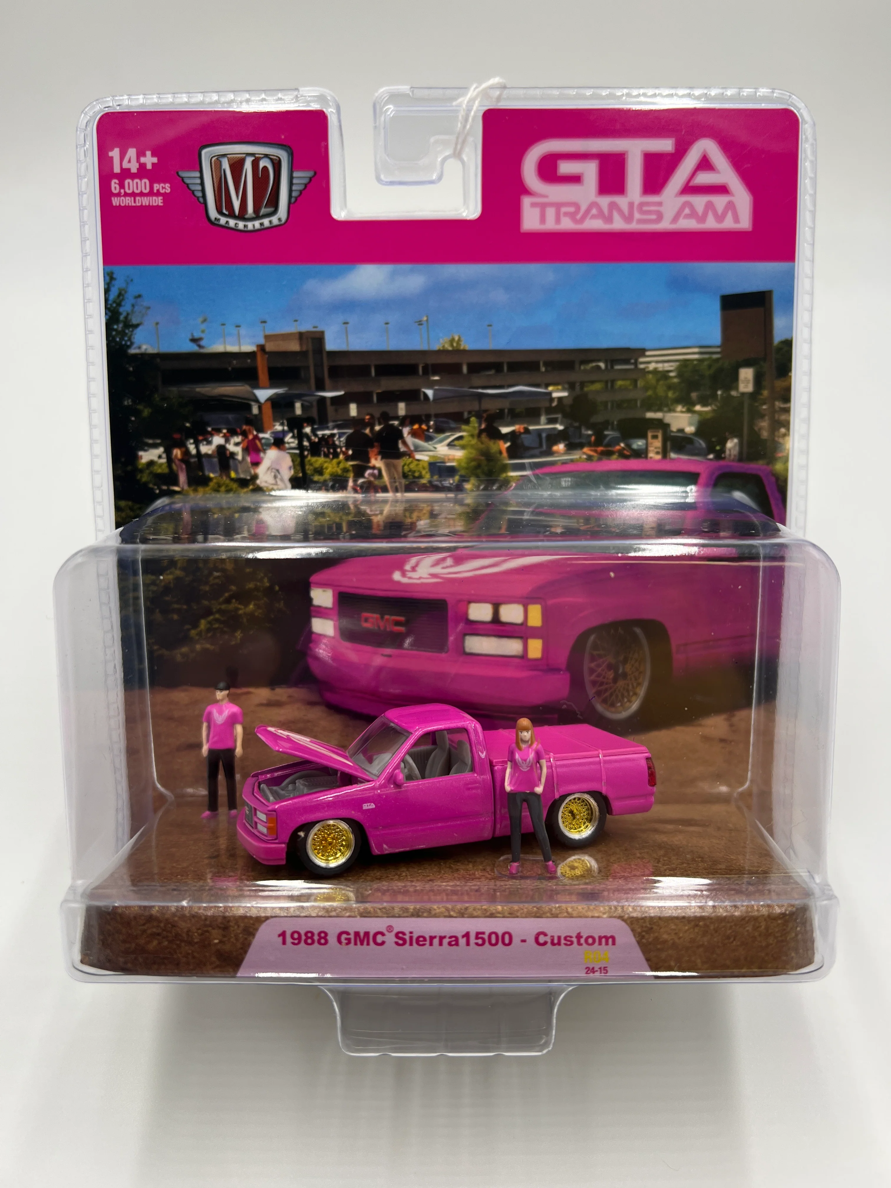 2024 M2 Machines Diorama 1988 GMC Sierra 1500 Custom Pink R04 198E - Image 2