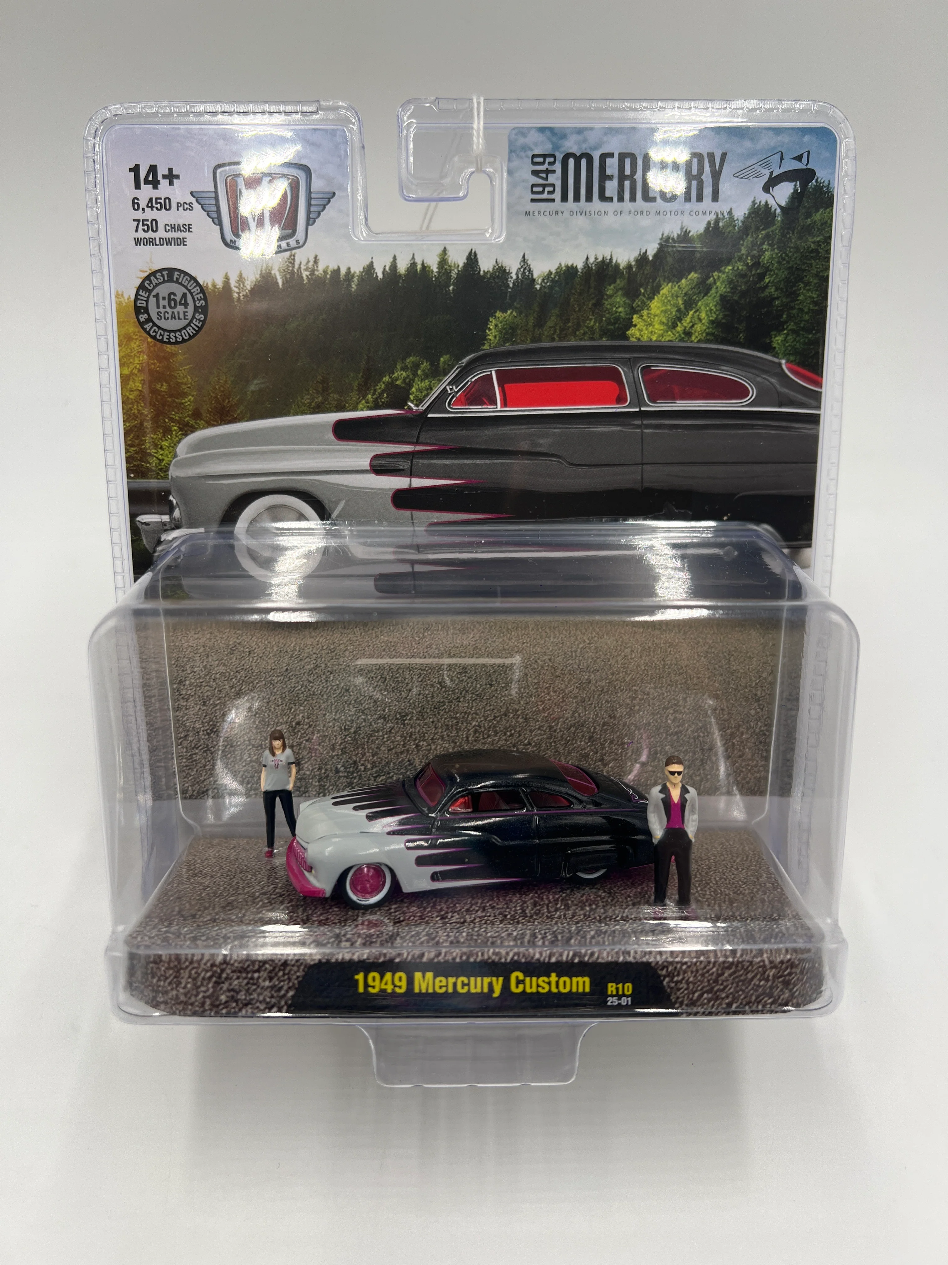 M2 Machines Diorama CHASE 1949 Mercury Custom R10 - Image 2