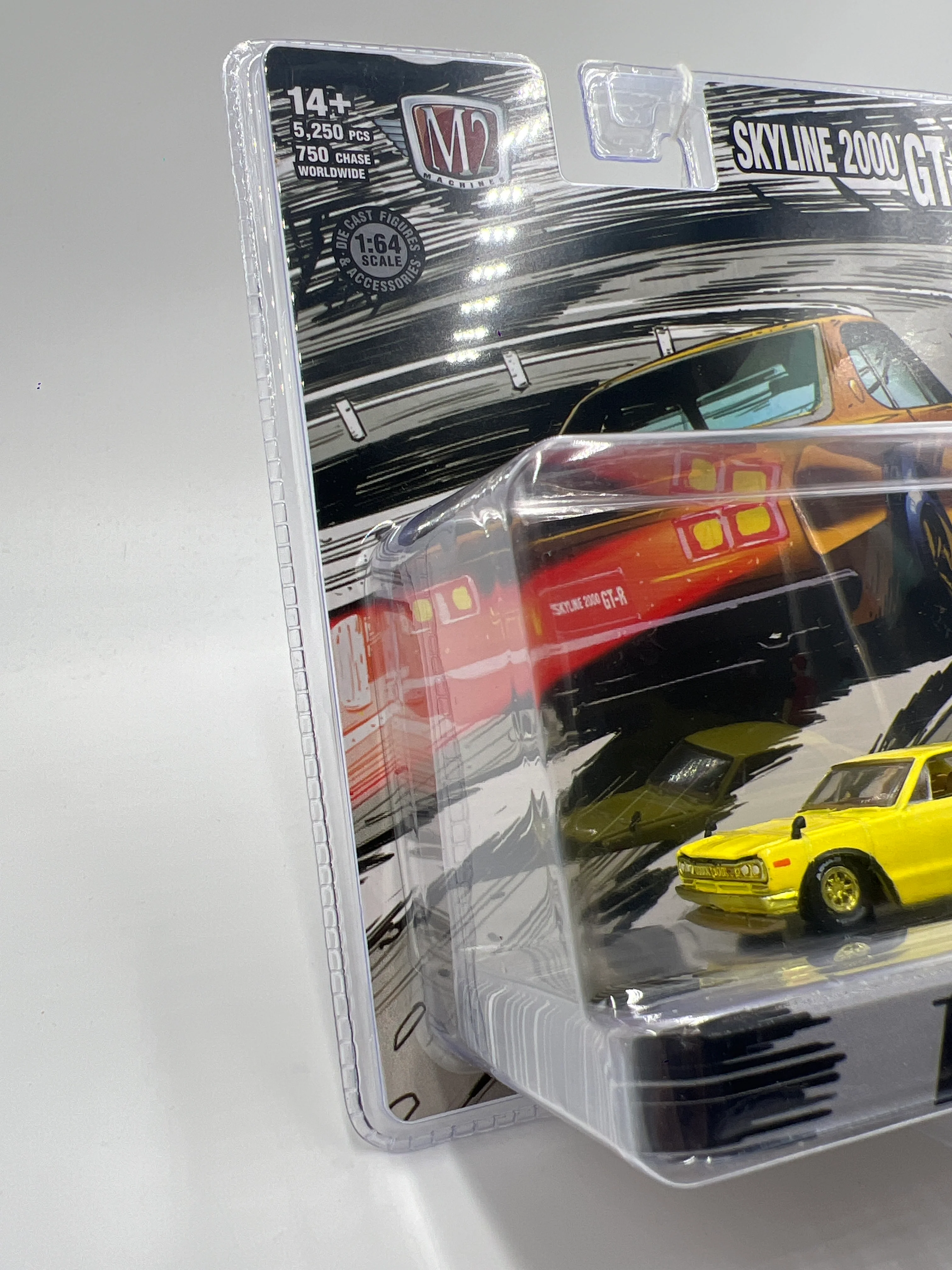 M2 Machines Diorama R08 1971 Nissan Skyline GT-R Yellow CHASE - Image 5