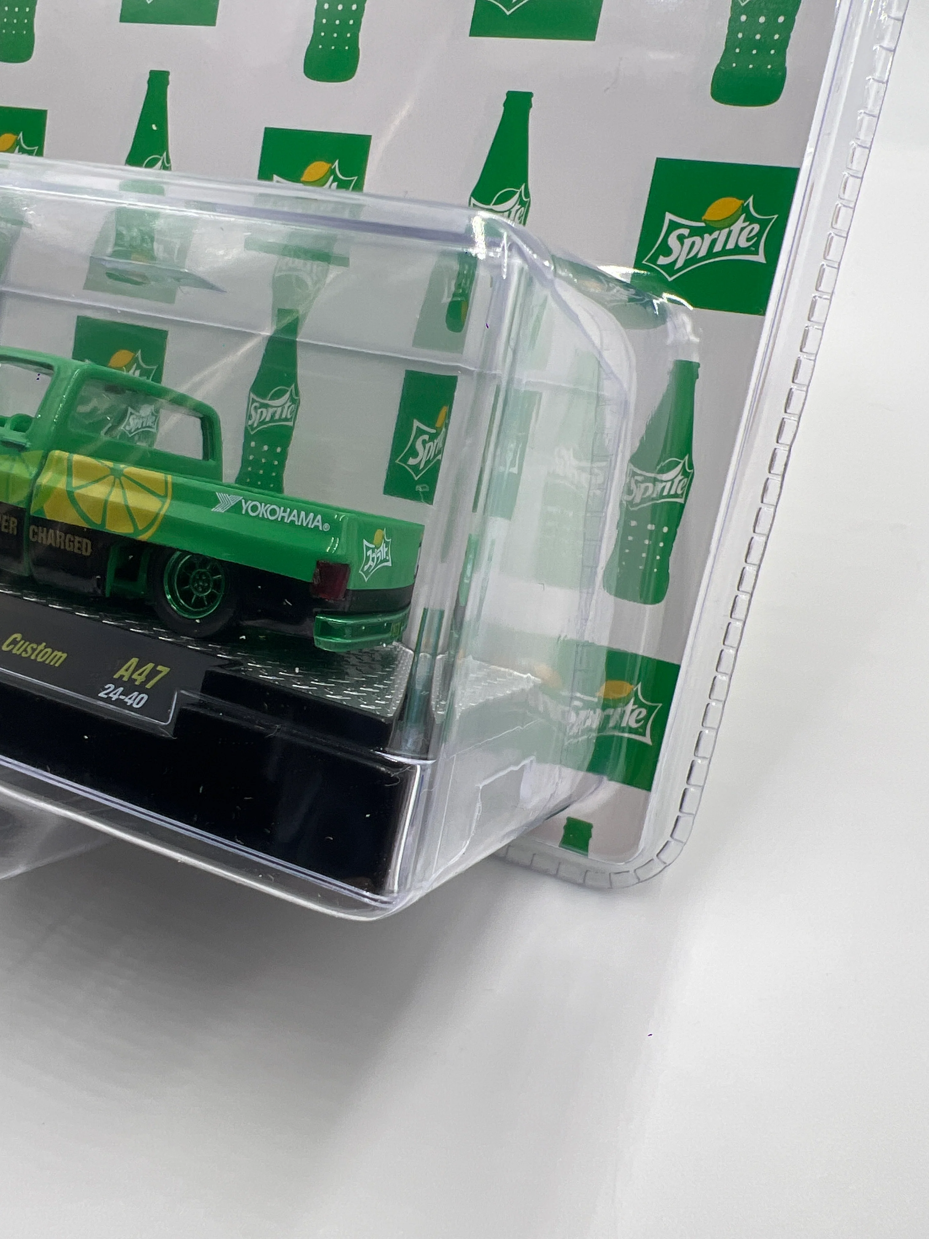 2024 M2 Machines Sprite 1973 Chevrolet Cheyenne Super 10 Custom Green CHASE A47 - Image 3