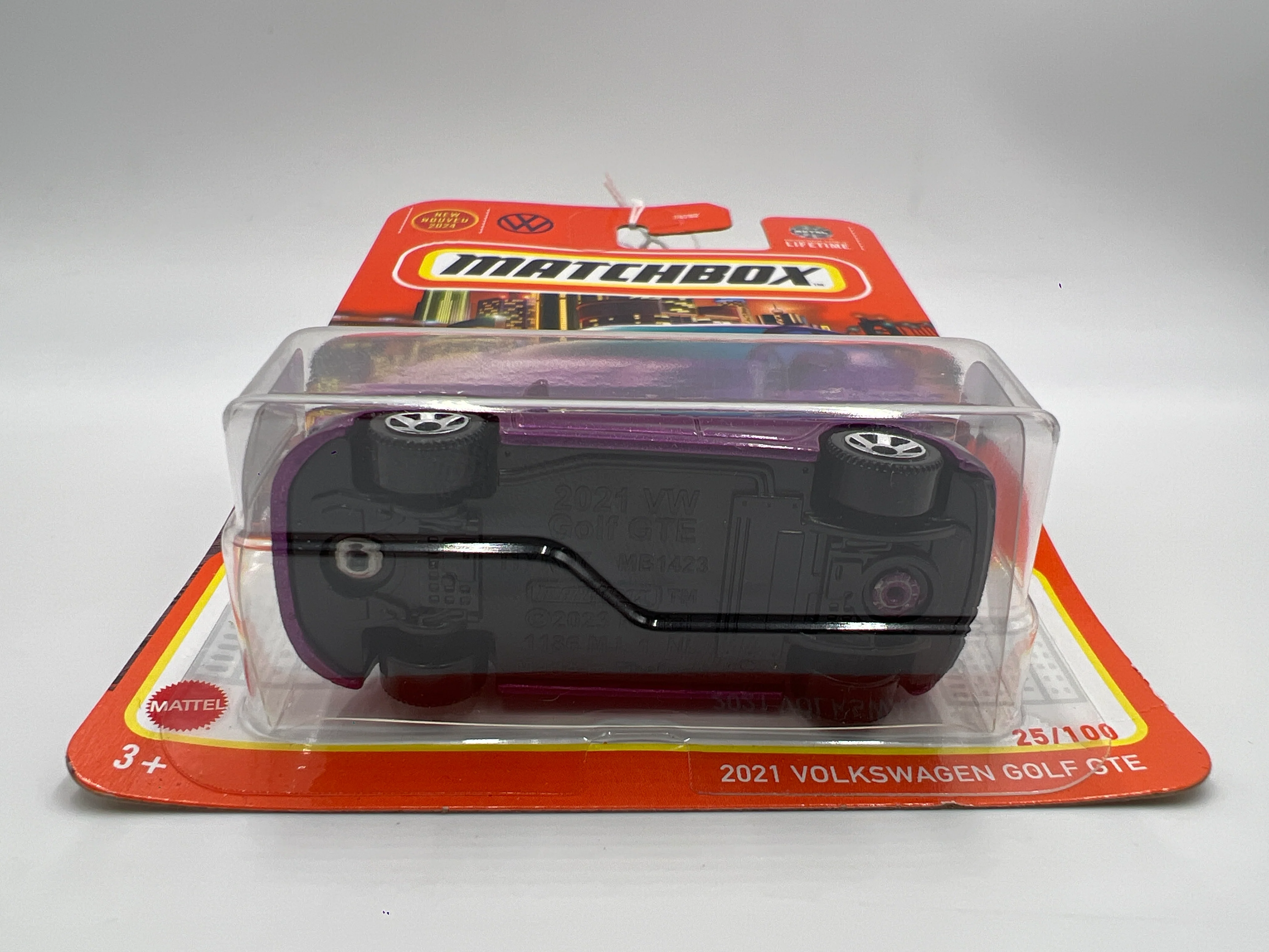 2024 Matchbox #25 2021 Volkswagen Golf GTE Purple 214F - Image 5