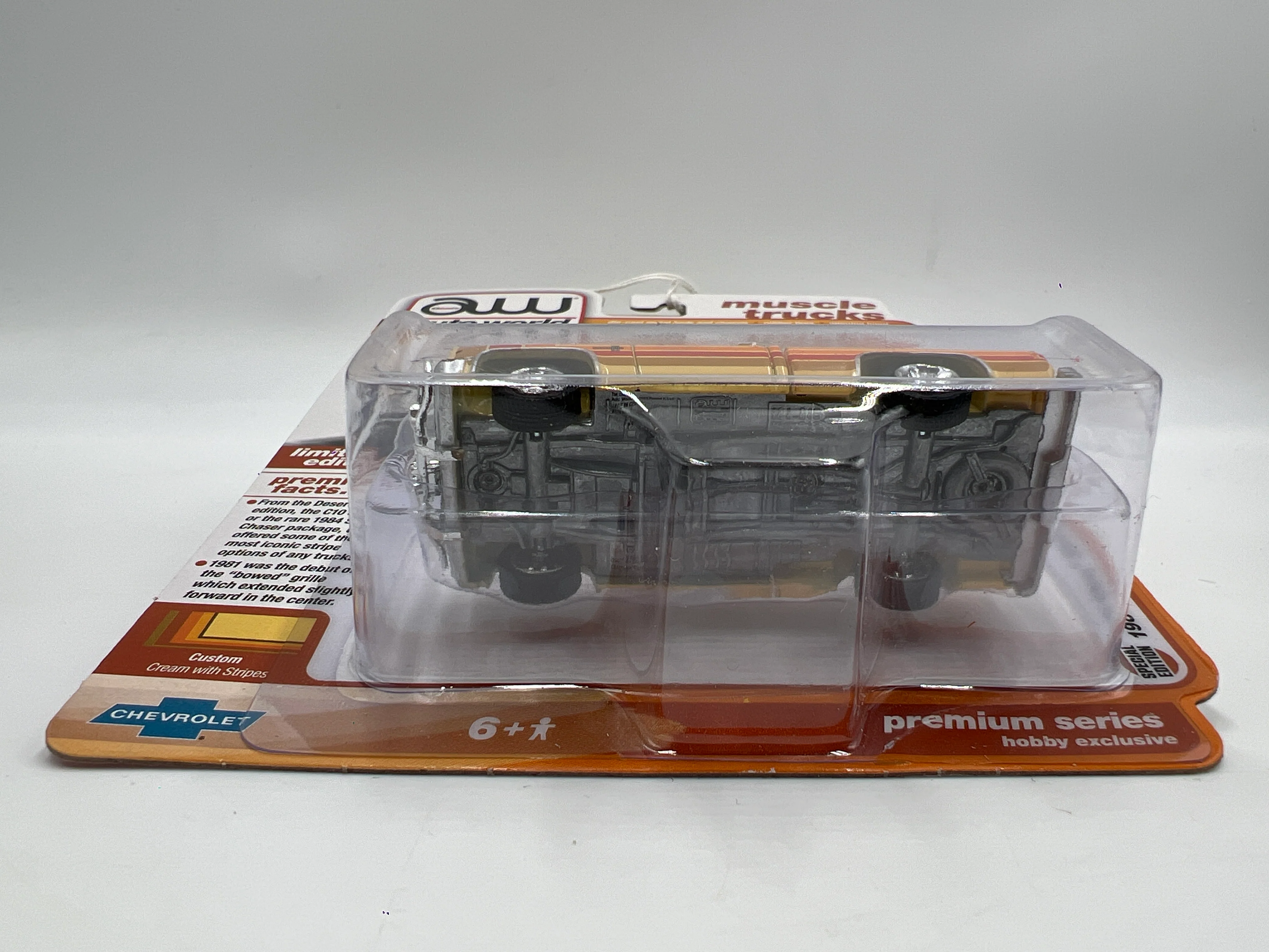 2025 Auto World Muscle Trucks Hobby Exclusive Special Edition 1981 Chevy Silverado Fleetside - Image 5