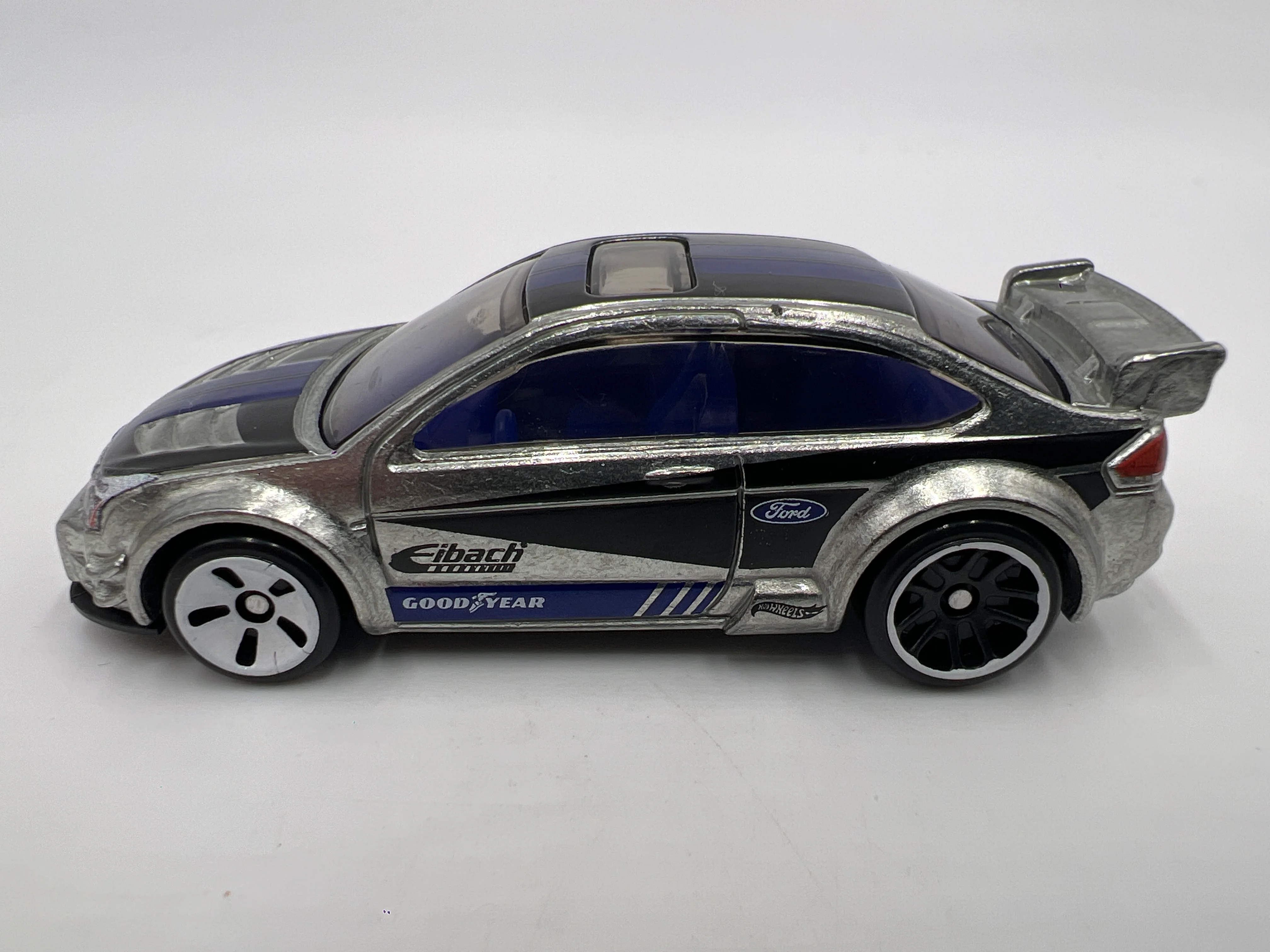2025 Hot Wheels 1/64 Walmart Exclusive Zamac Set 08 Ford Focus Loose - Image 4