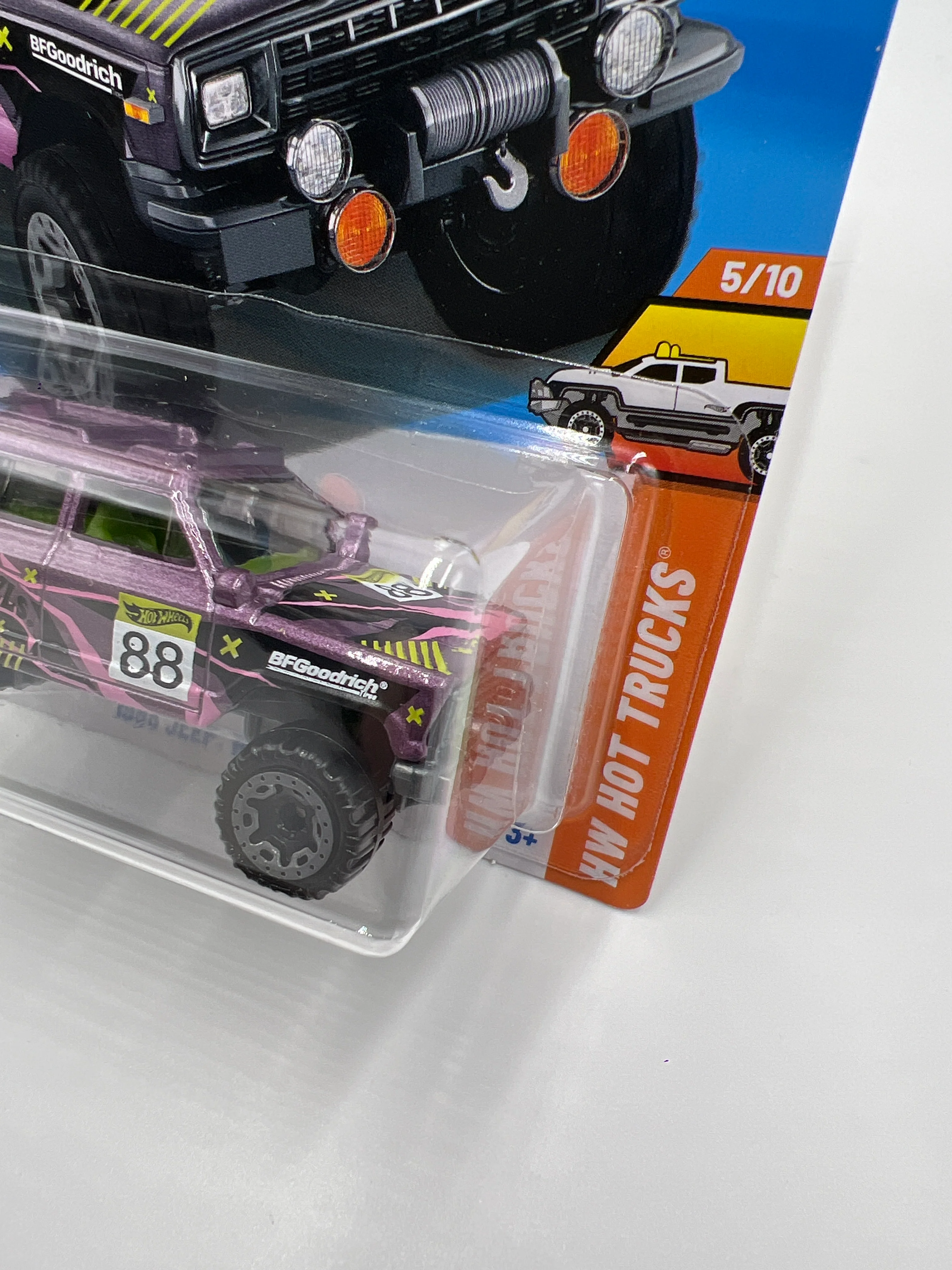 2025 Hot Wheels B Case #44 1988 Jeep Wagoneer Purple 45A - Image 4