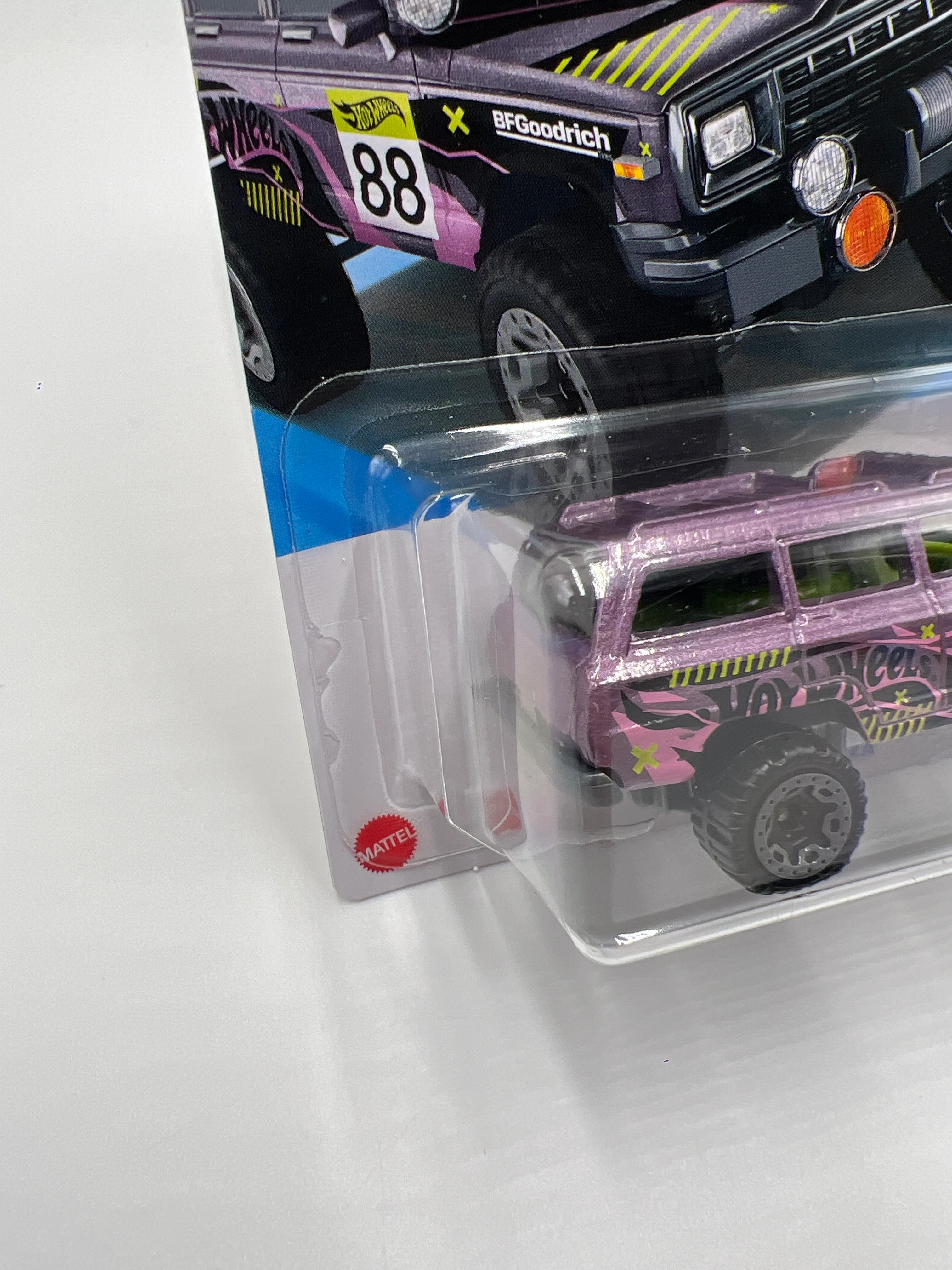 2025 Hot Wheels B Case #44 1988 Jeep Wagoneer Purple 45A - Image 5