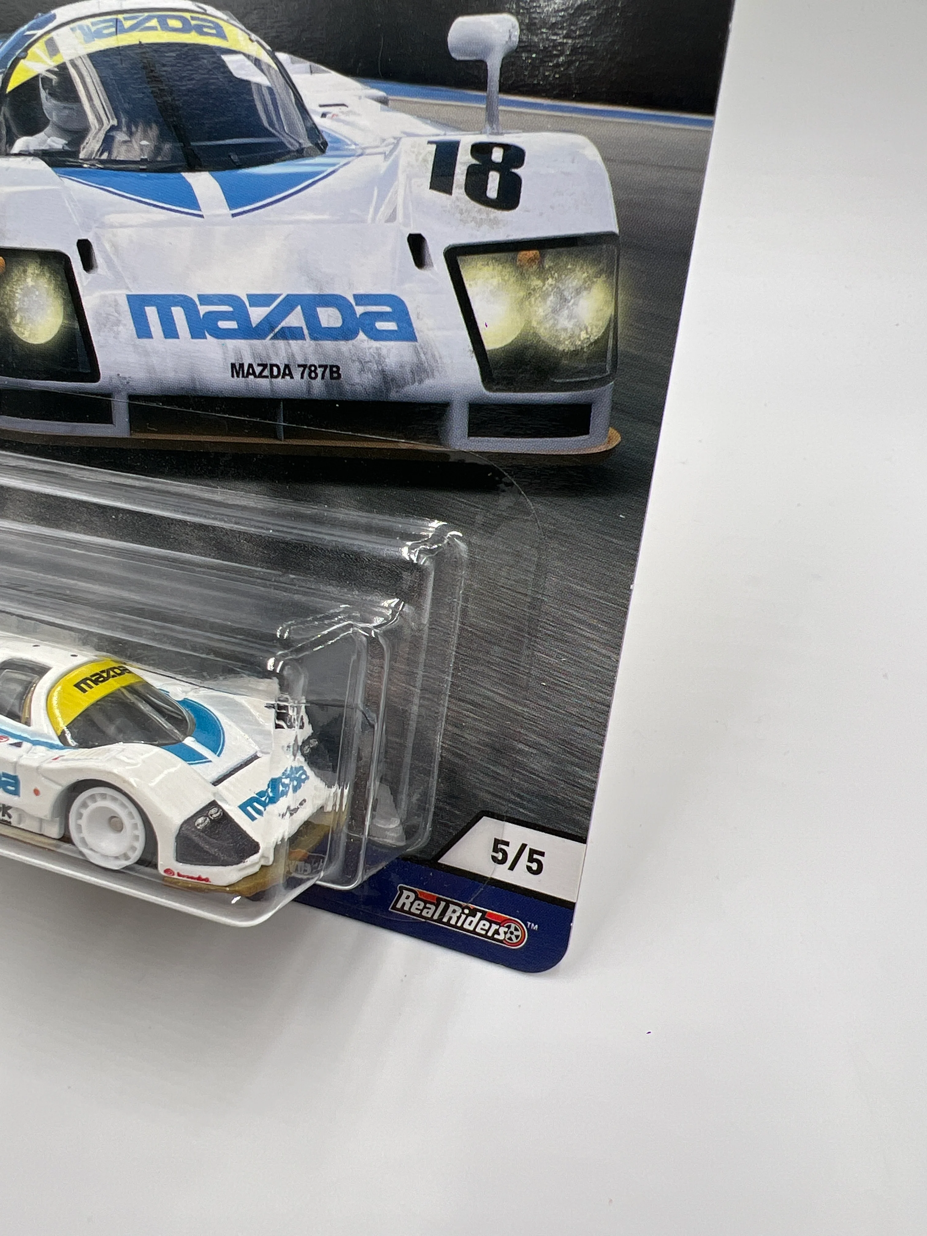 2018 Hot Wheels Car Culture Premium Circuit Legends #5 Mazda 787B White W/Protector - Image 3