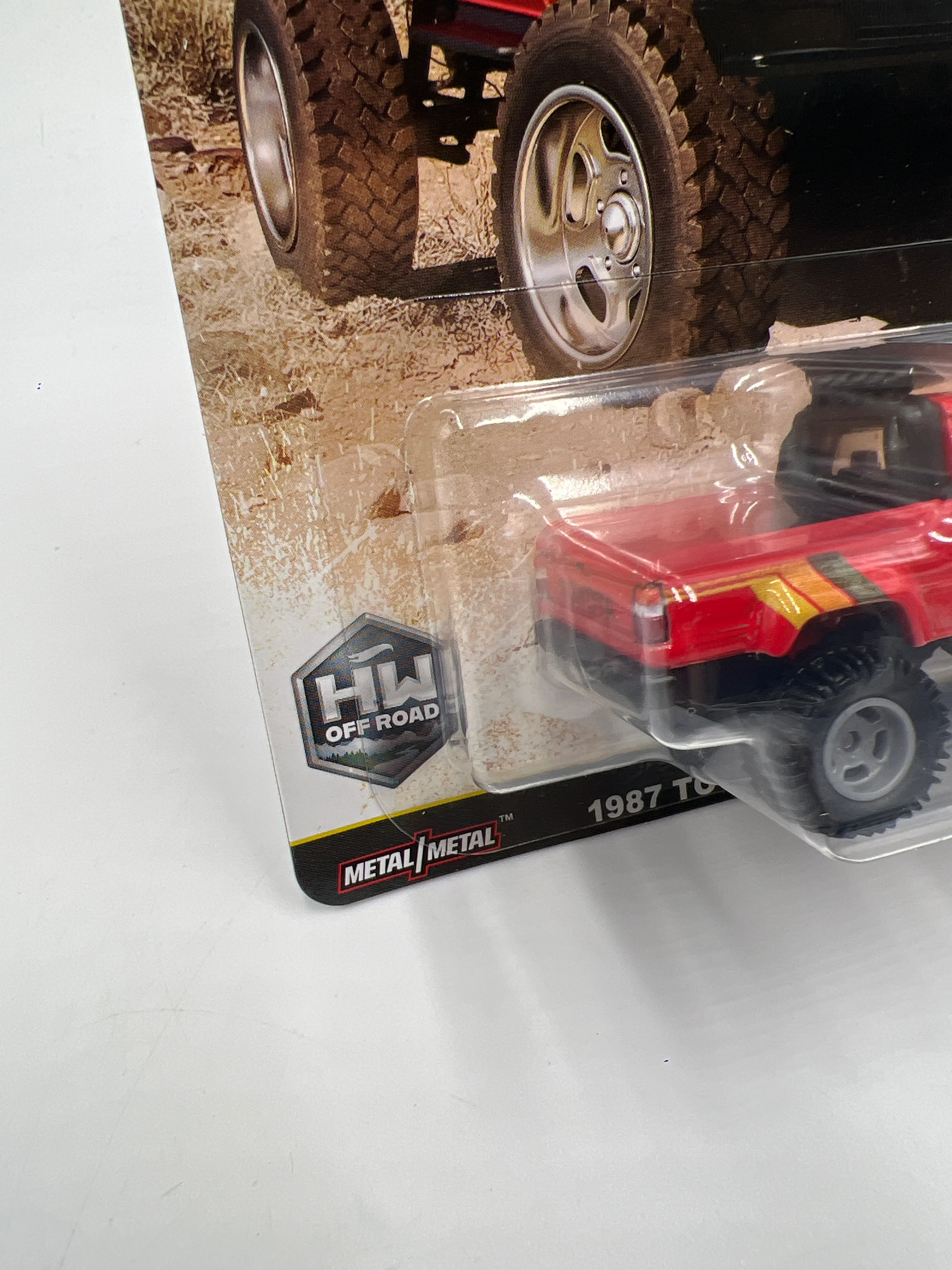 2025 Hot Wheels Car Culture HW Off Road #1 1987 Toyota Pickup Truck Red 257B - Image 4