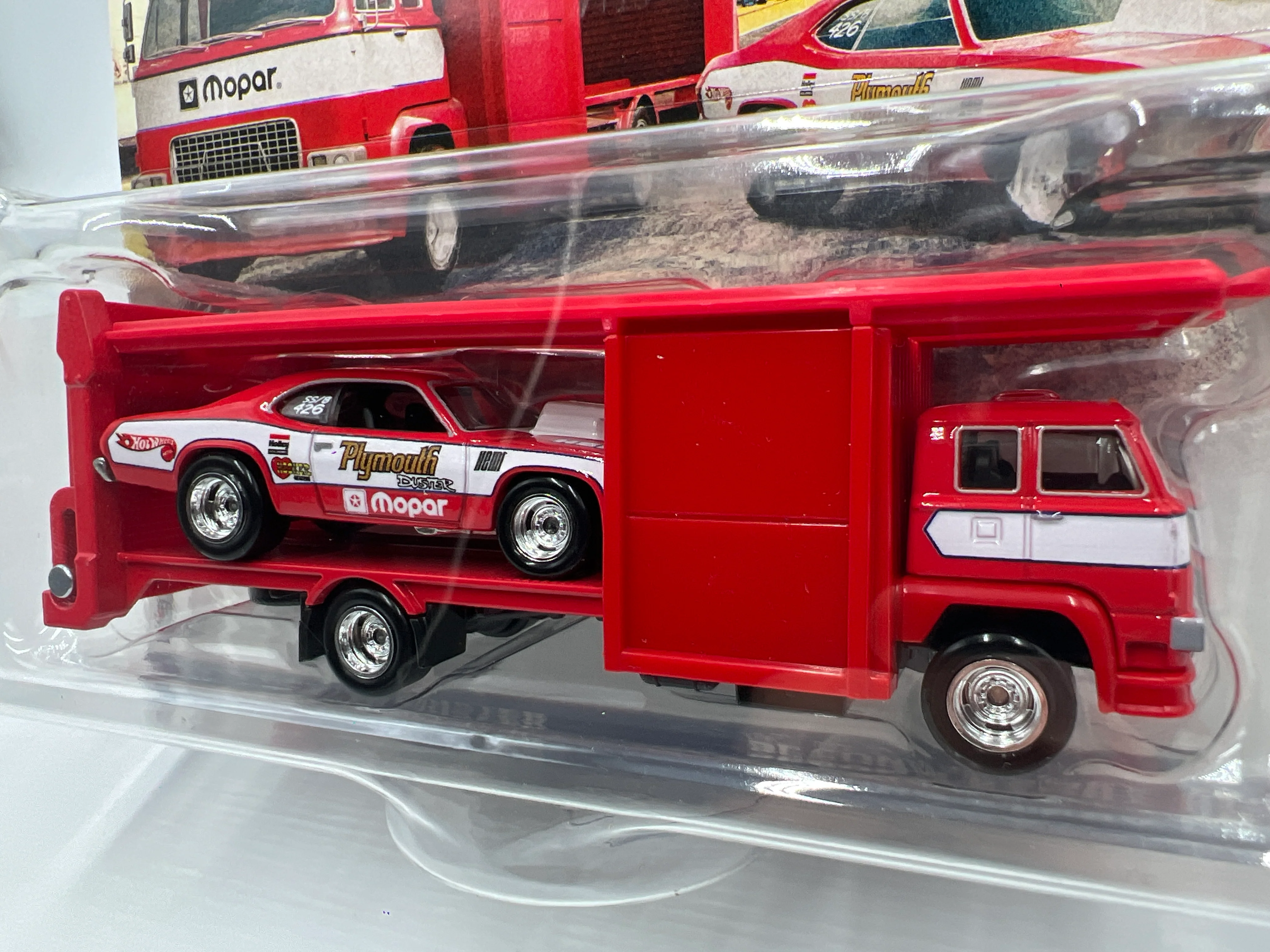 2025 Hot Wheels Car Culture Team Transport #82 73 Plymouth Duster & Second Story Lorry 280H - Image 2