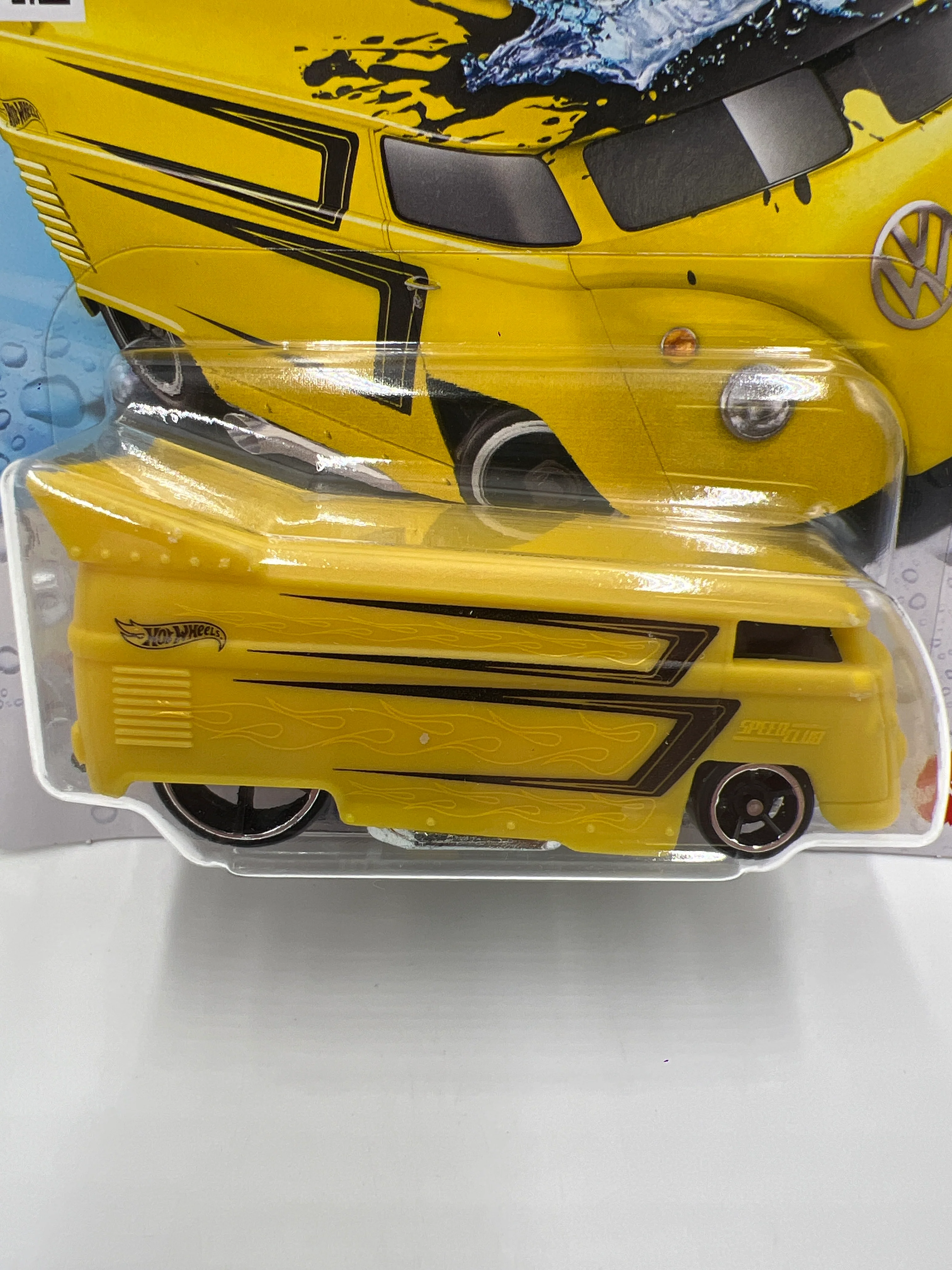 2025 Hot Wheels Color Shifters Volkswagen Drag Bus Yellow 116C - Image 2
