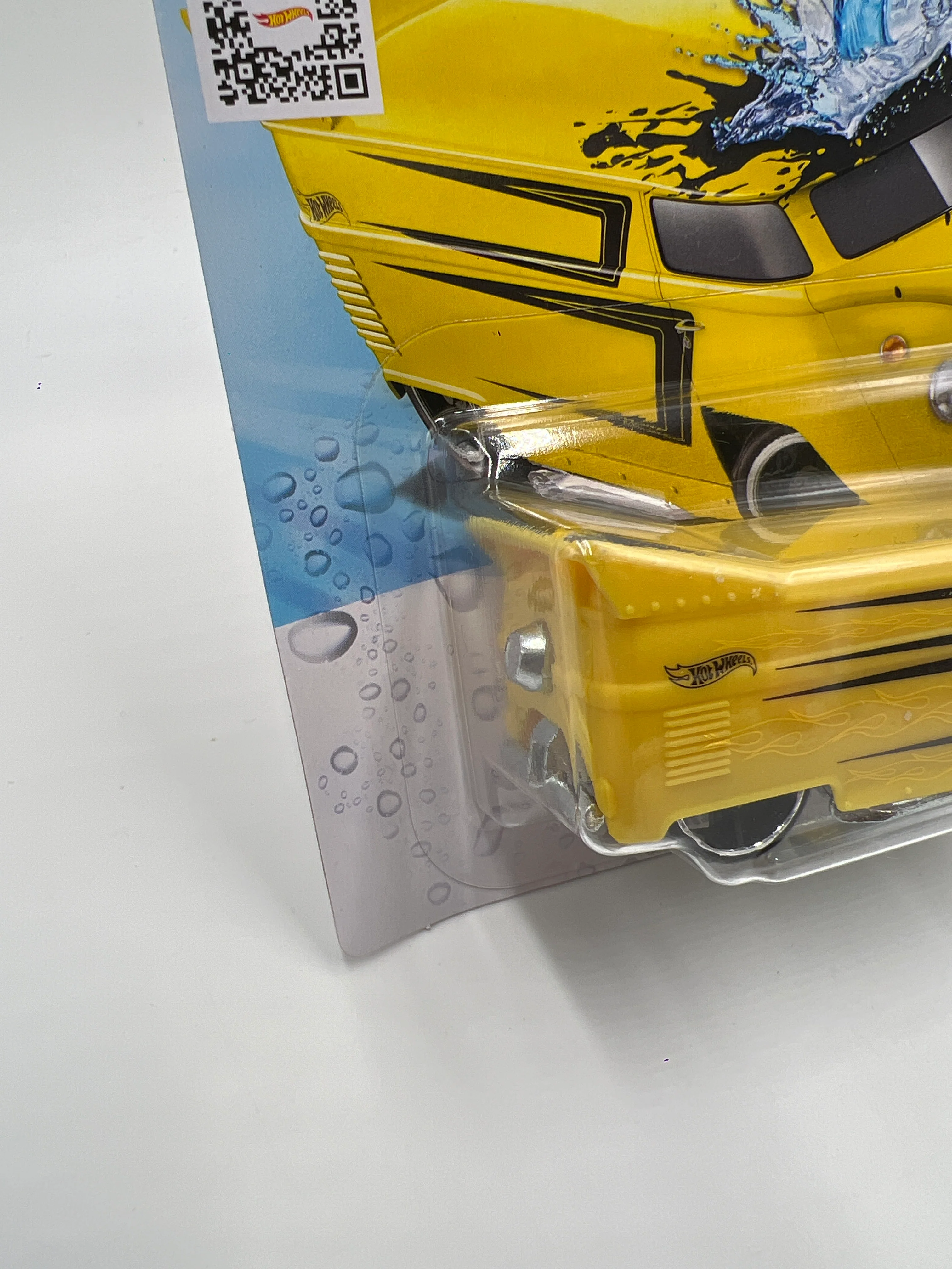 2025 Hot Wheels Color Shifters Volkswagen Drag Bus Yellow 116C - Image 4