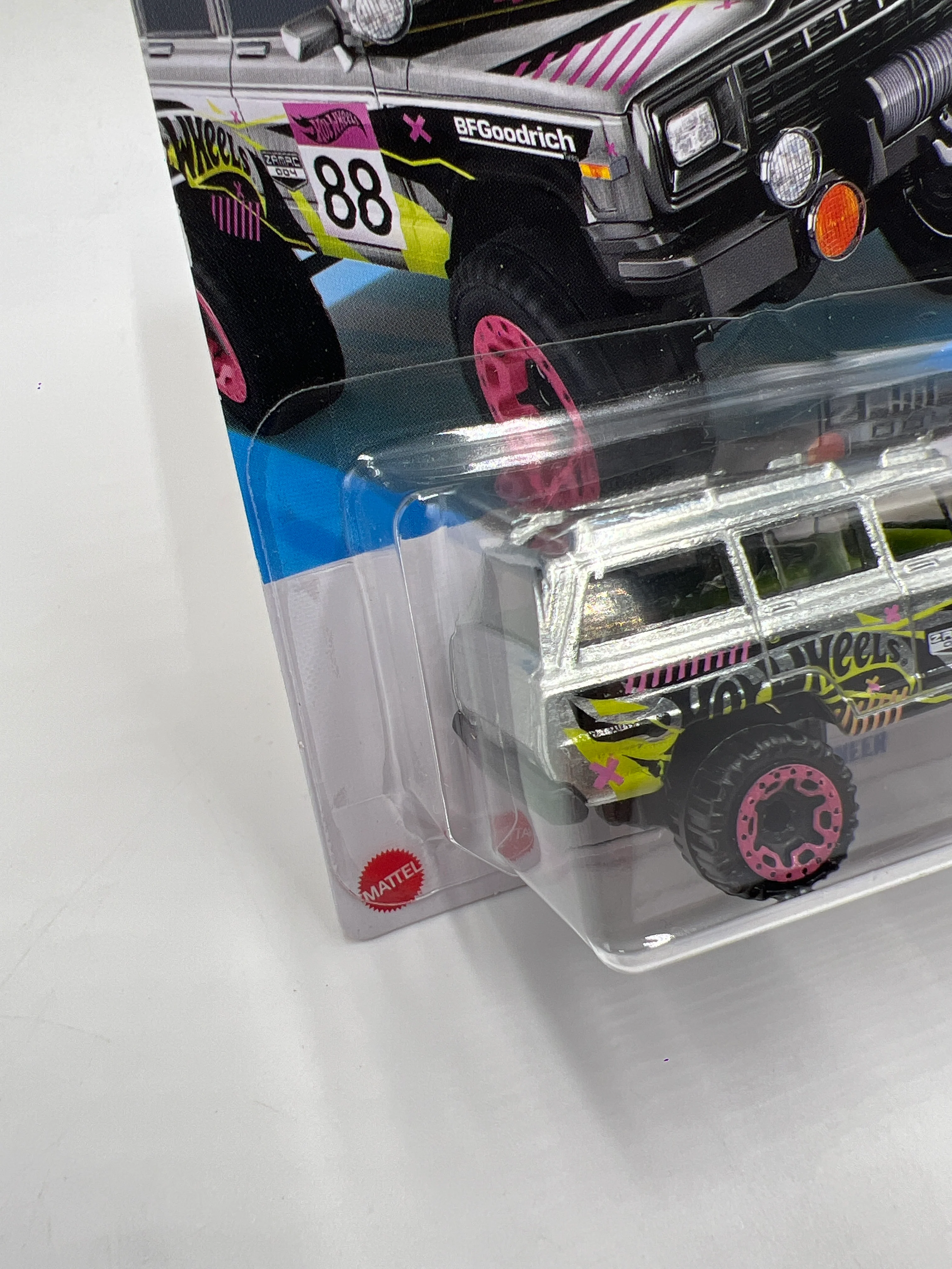 2025 Hot Wheels E Case Walmart Exclusive Zamac 004 #44 1988 Jeep Wagoneer 144D - Image 4