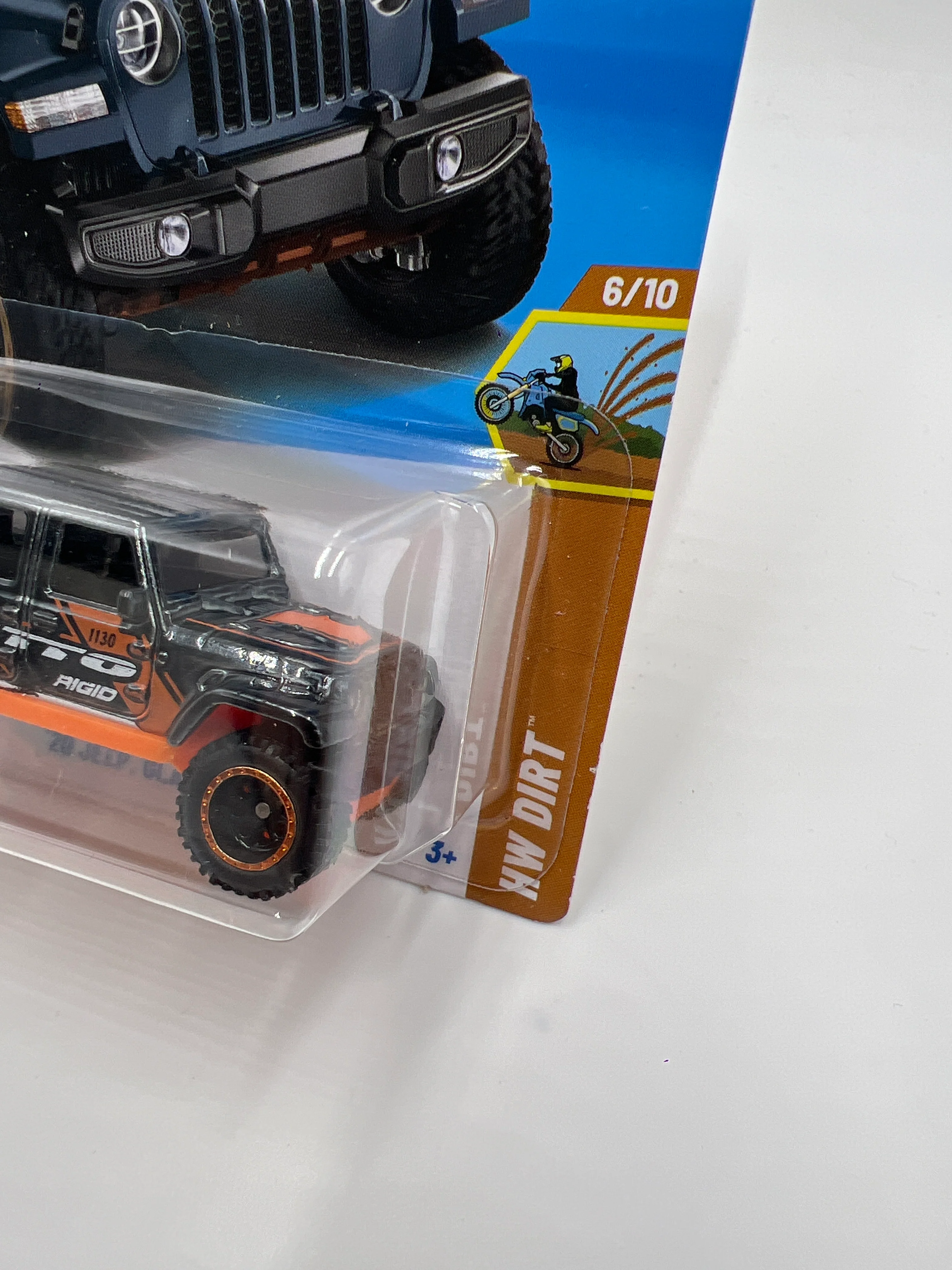 2025 Hot Wheels F Case Super Treasure Hunt #130 20 Jeep Gladiator Nitto W/Protector - Image 3