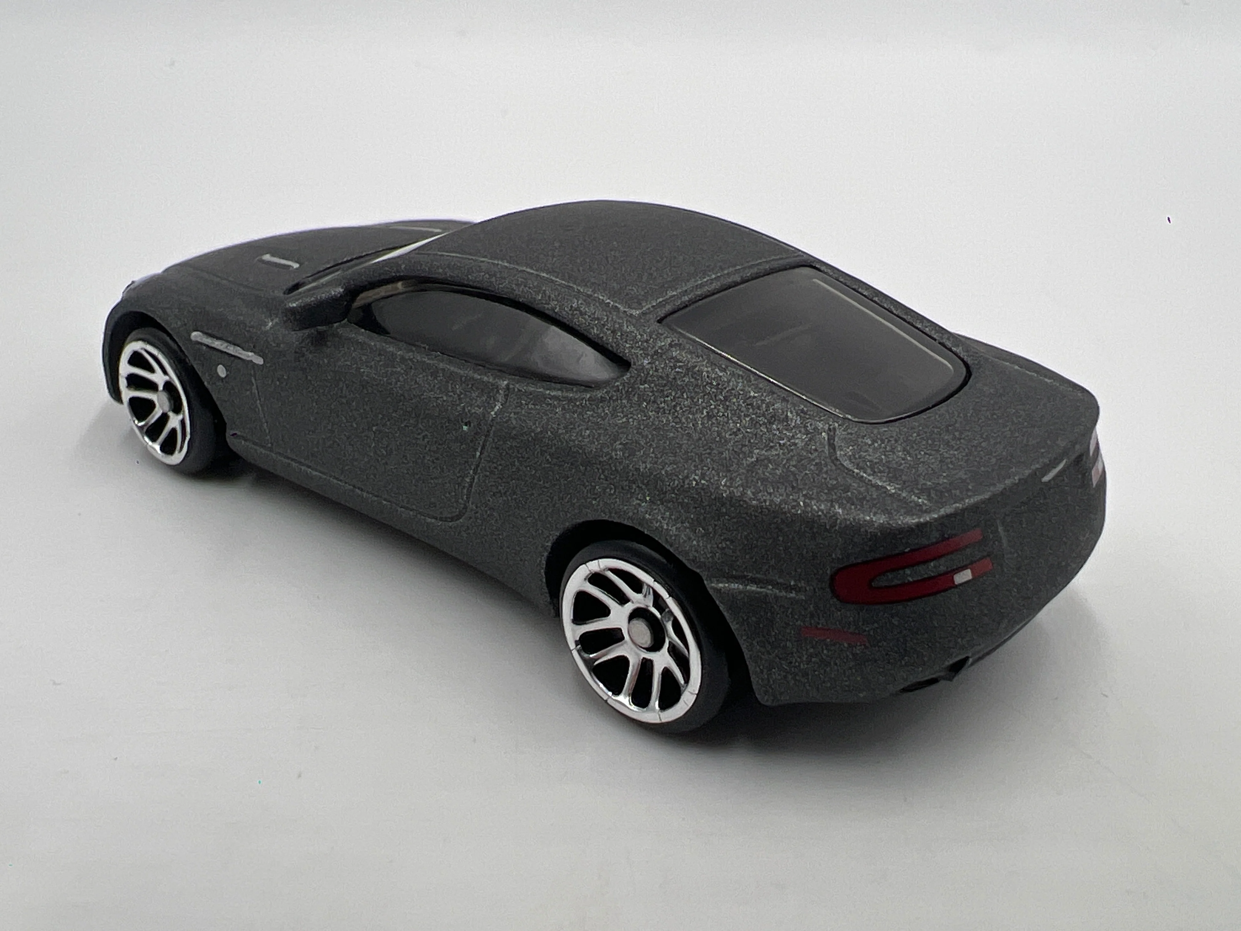 2025 Hot Wheels Fast & Furious 10 Pack Set 2005 Aston Martin DB9 Gray Loose - Image 2